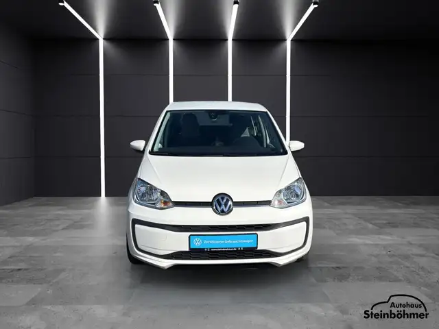 Volkswagen up! view 10