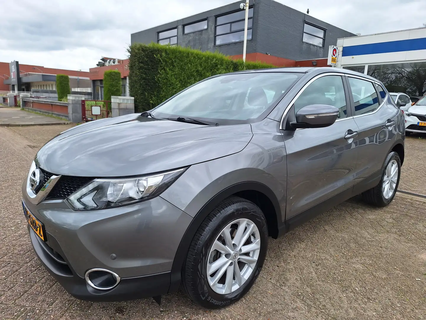 Nissan Qashqai 1.2 Acenta Gris - 2
