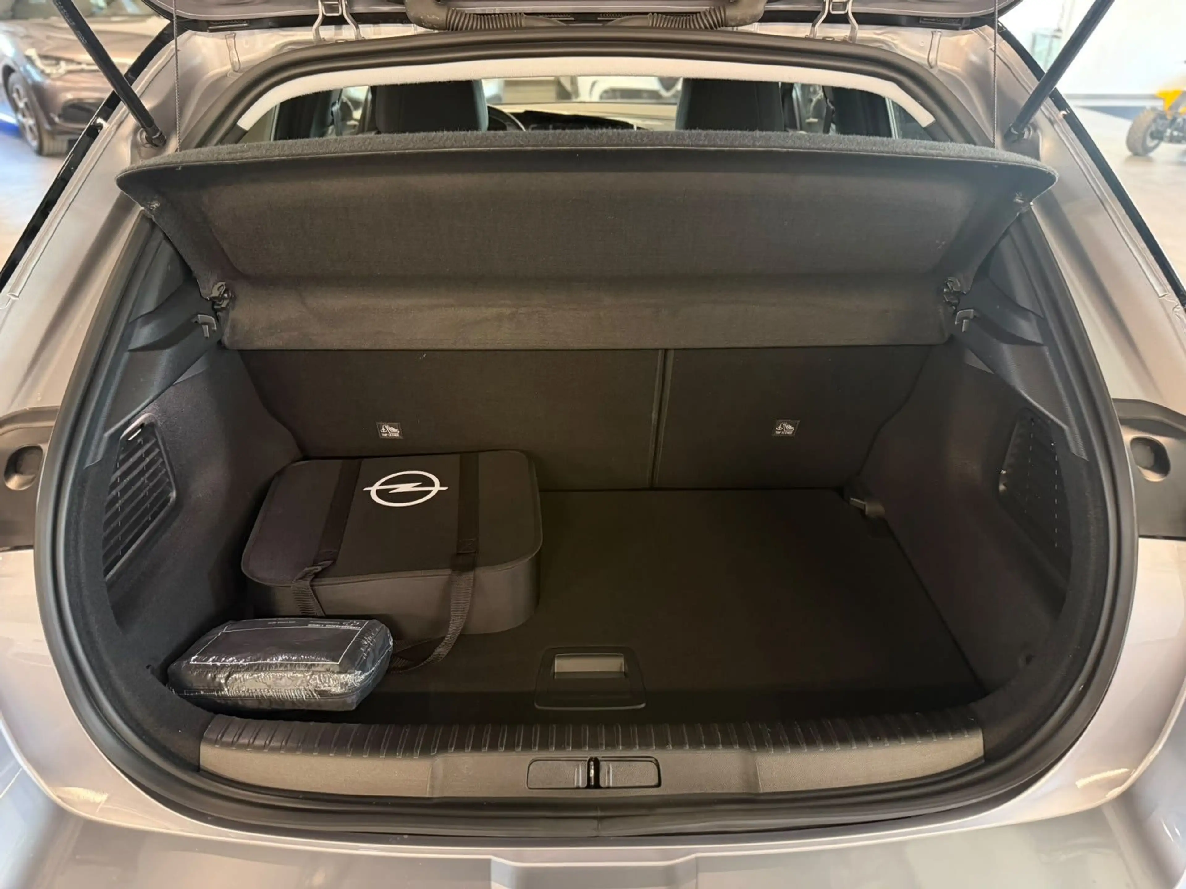 Opel Mokka-E Elegance 11Kw LED+SHZ/LHZ+TEMP+KAM+CARPL — photo 15