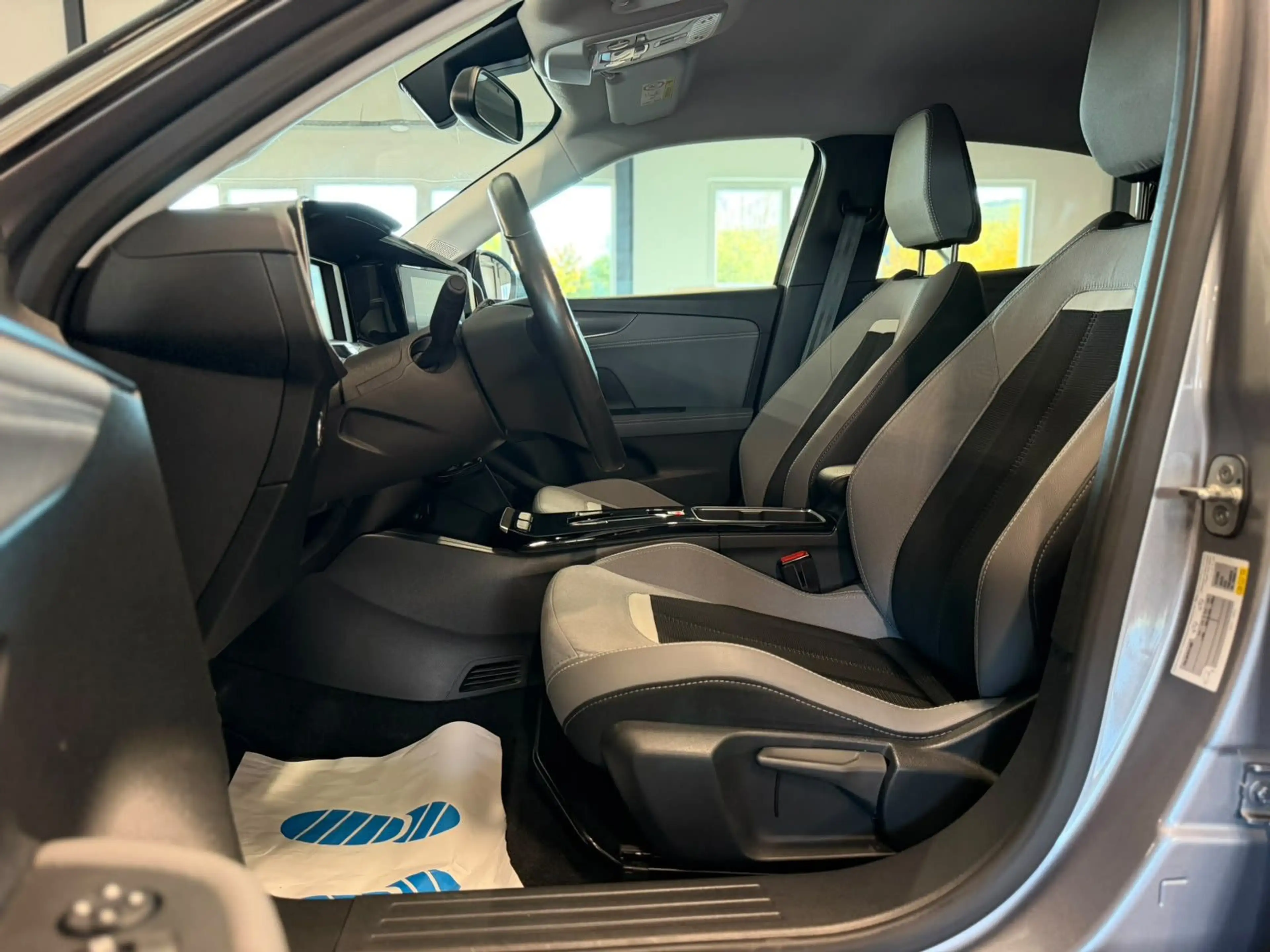 Opel Mokka-E Elegance 11Kw LED+SHZ/LHZ+TEMP+KAM+CARPL — photo 9
