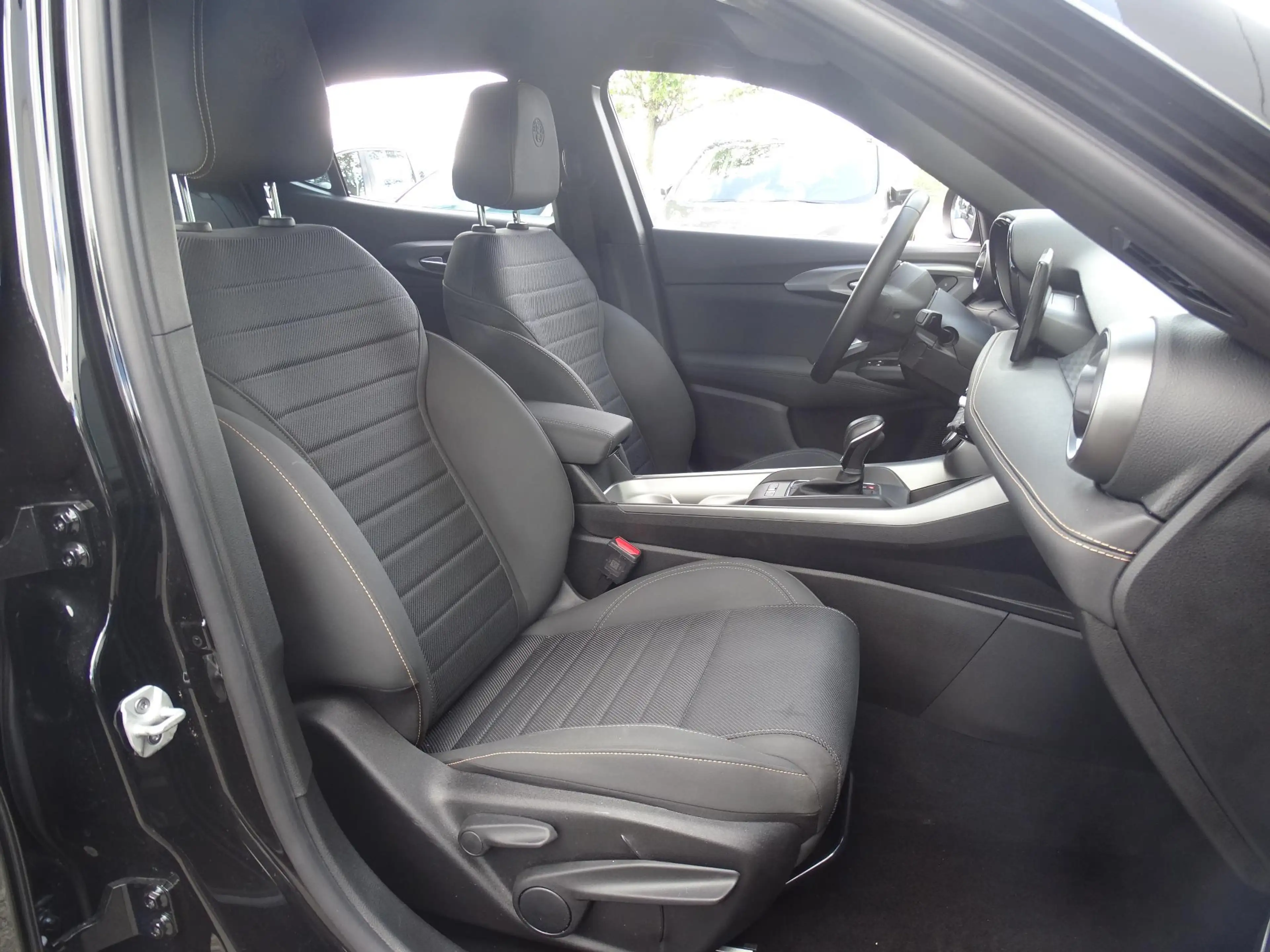Alfa Romeo Tonale 1.3 T280 PHEV Q4 Ti — photo 14