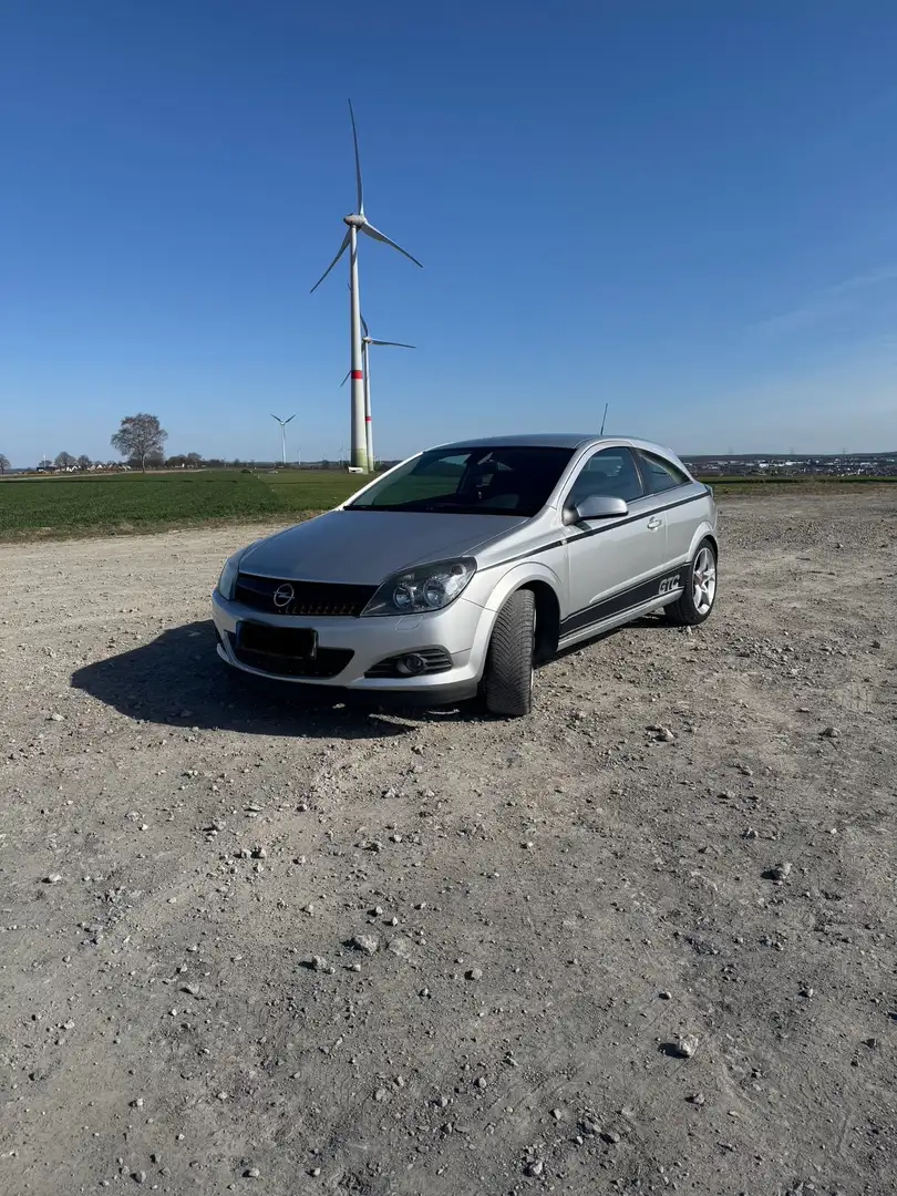 Opel Astra GTC 2.0 Turbo Sport - 1