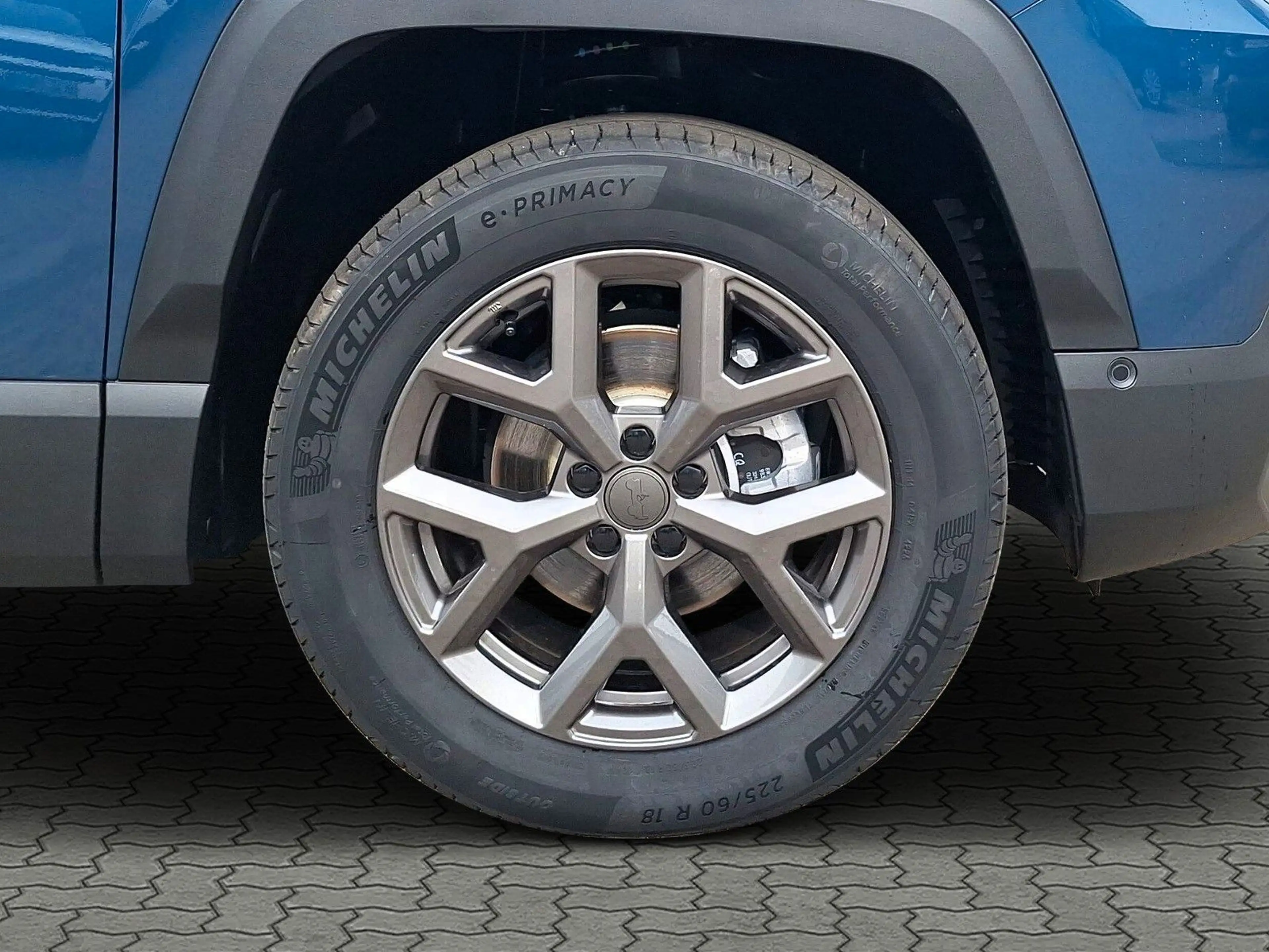 Jeep Compass 1.2 eDCT Altitude *Winter+Komfortpaket* — photo 4