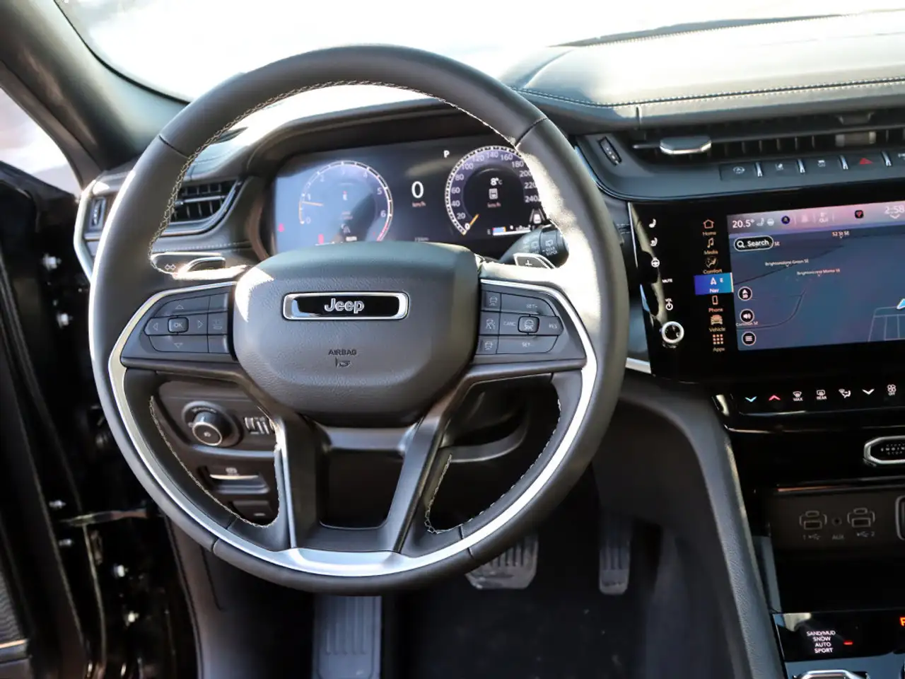 Jeep Grand Cherokee снимка Jeep Grand Cherokee