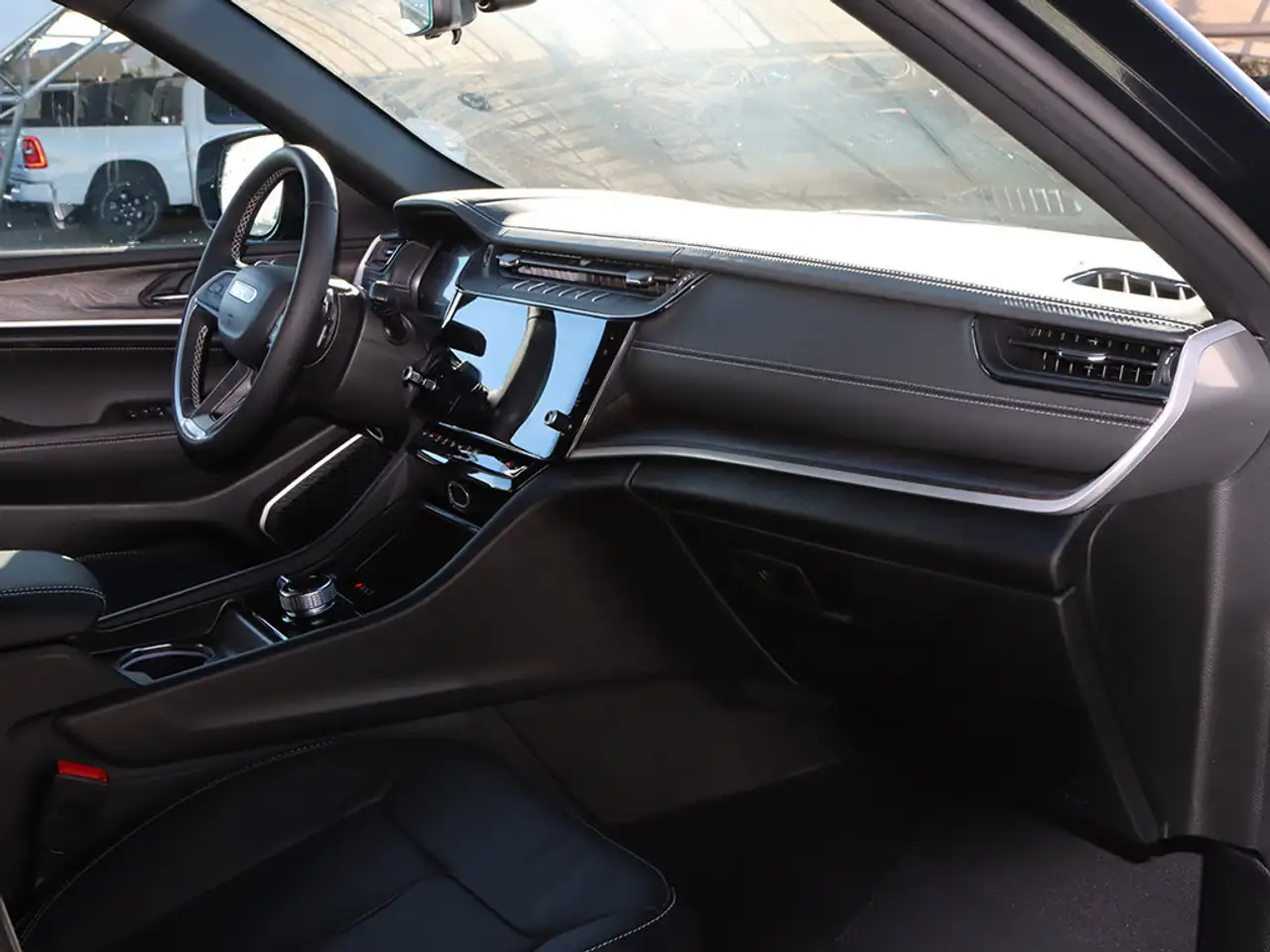 Jeep Grand Cherokee снимка Jeep Grand Cherokee