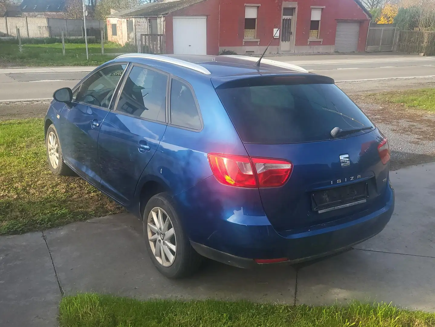 SEAT Ibiza Ibiza ST 1.6 CR TDi Style Très bon état Bleu - 2