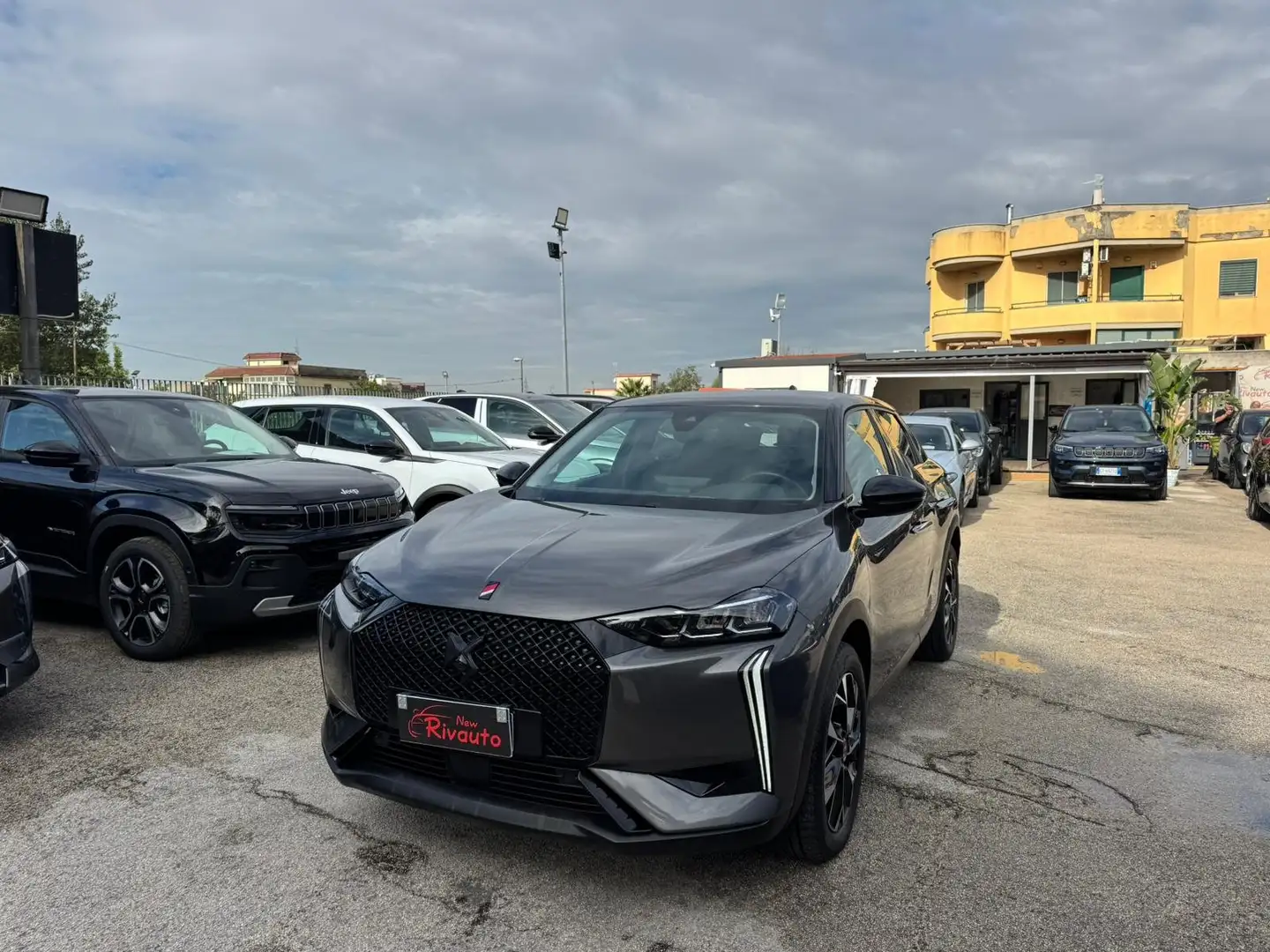 DS Automobiles DS 3 1.2 Benzina Performance Line 130cv automatica Grigio - 2