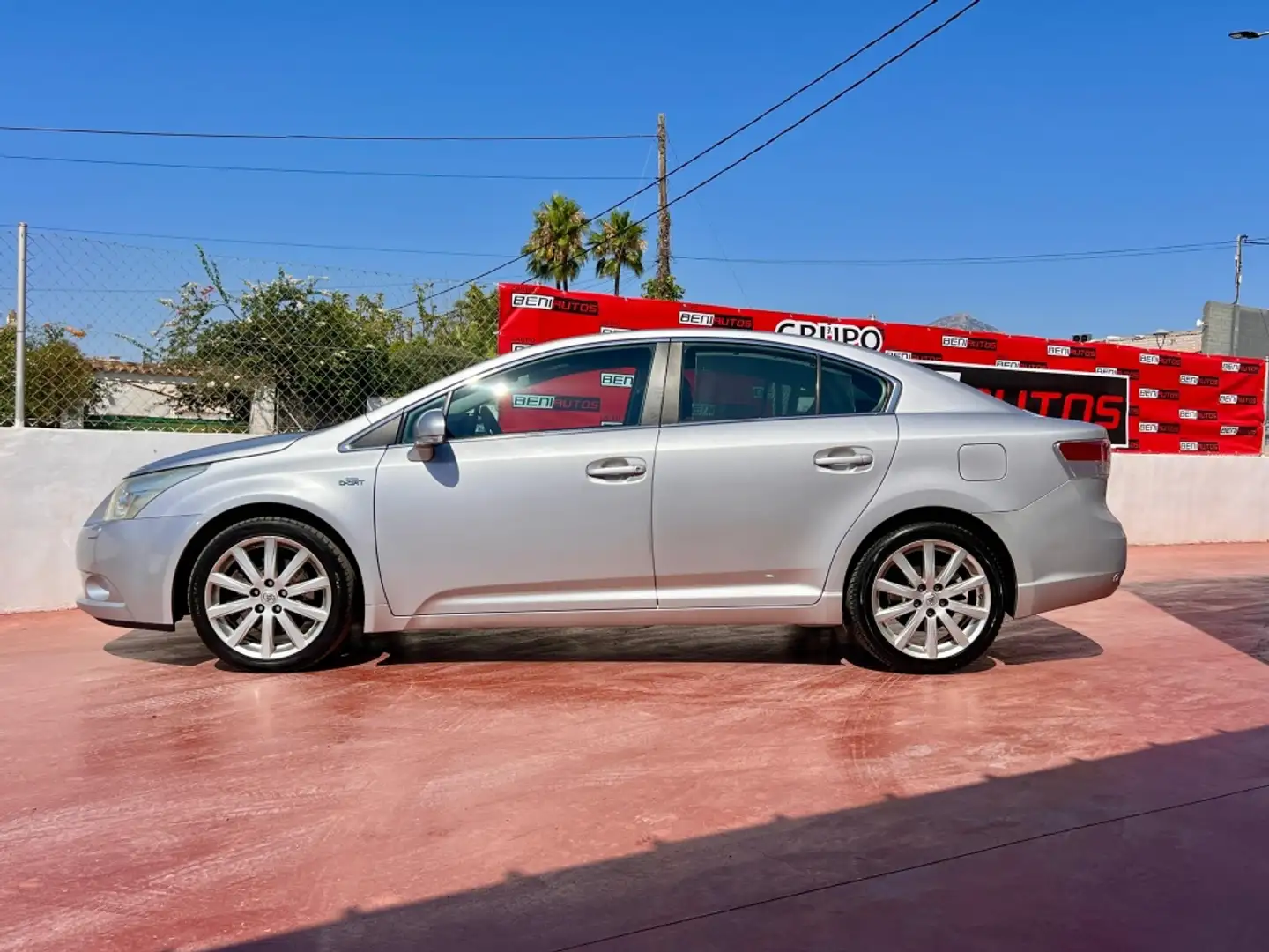 Toyota Avensis 2.2D-CAT Premium ADS Gris - 2