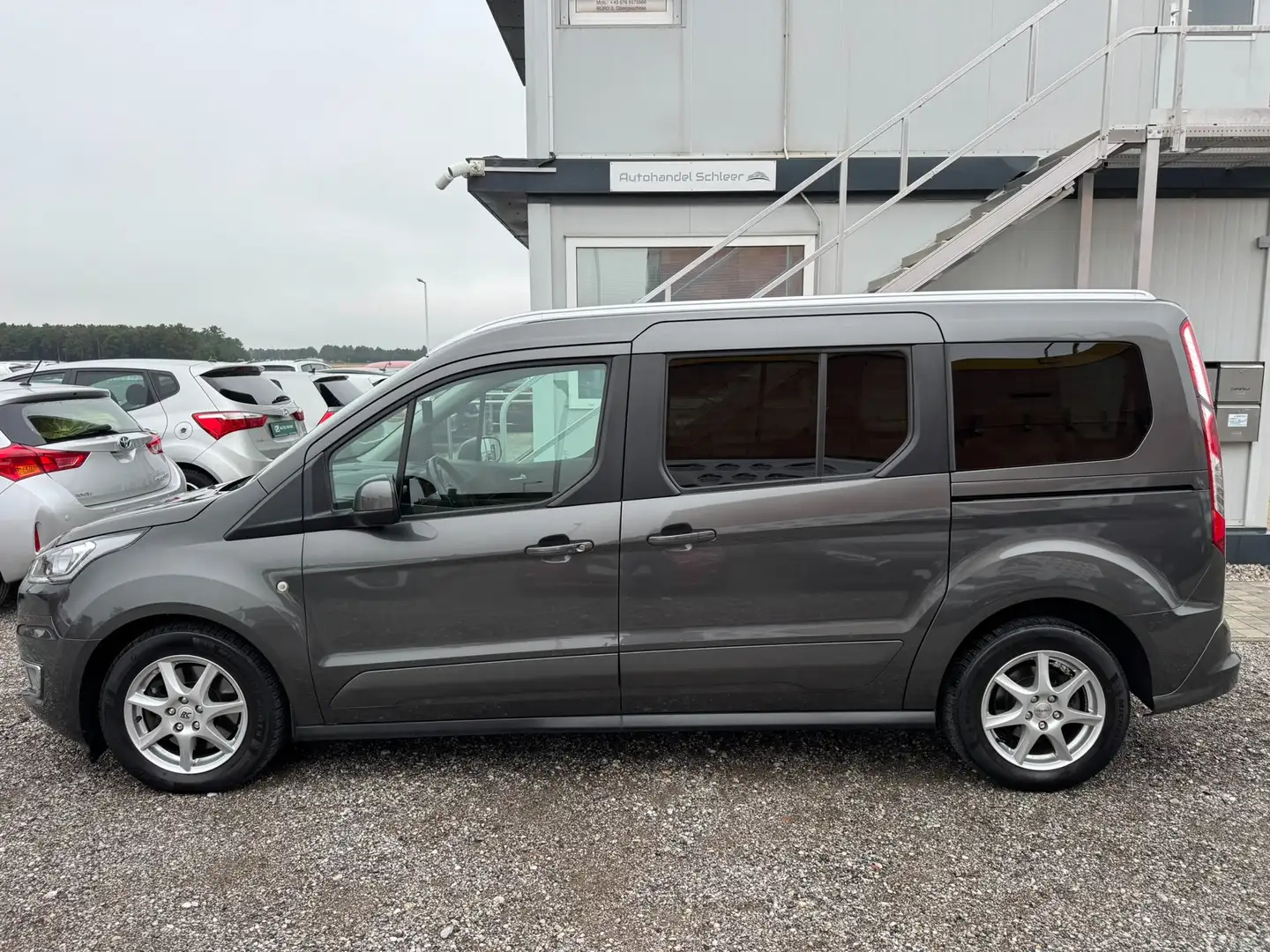 Ford Tourneo Connect 1.5 TDCI Titanium_7 Sitze_Glasdach Gris - 2