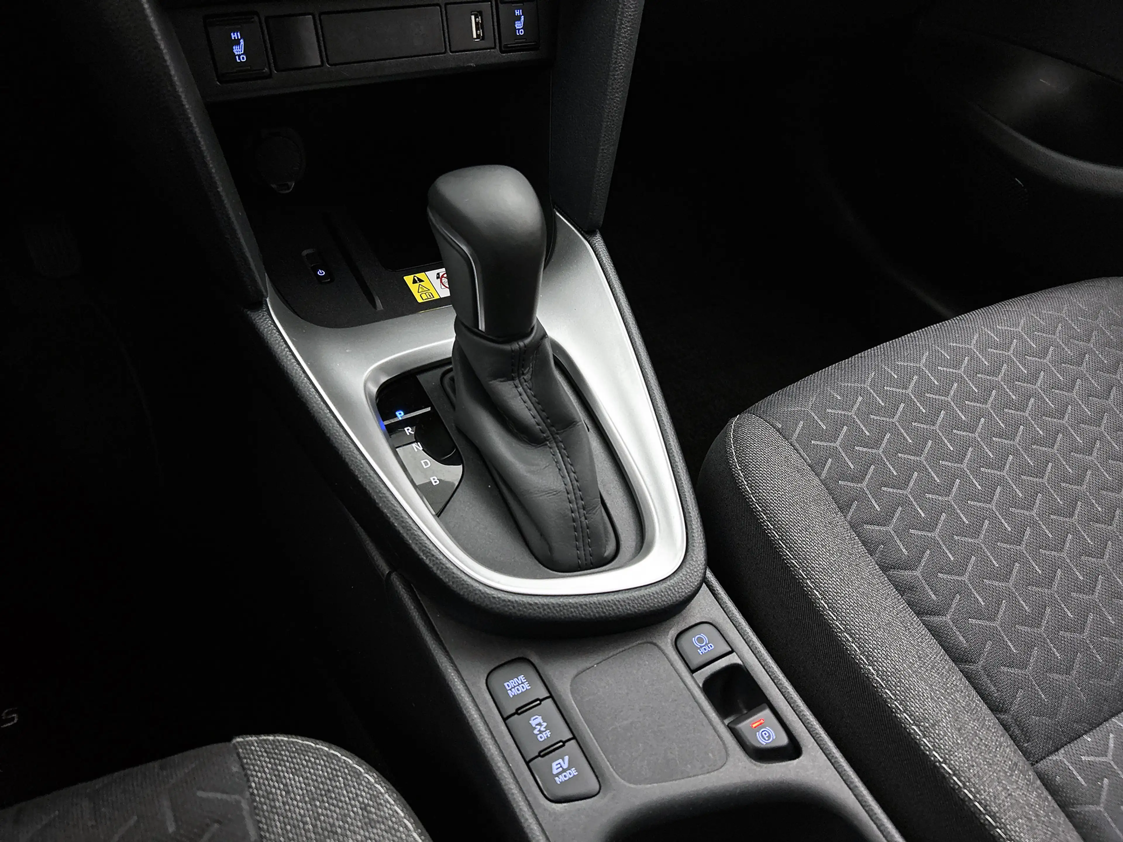 Toyota Yaris Cross 1.5 Hybrid Dynamic | Parkeersensor voor en achter — photo 11