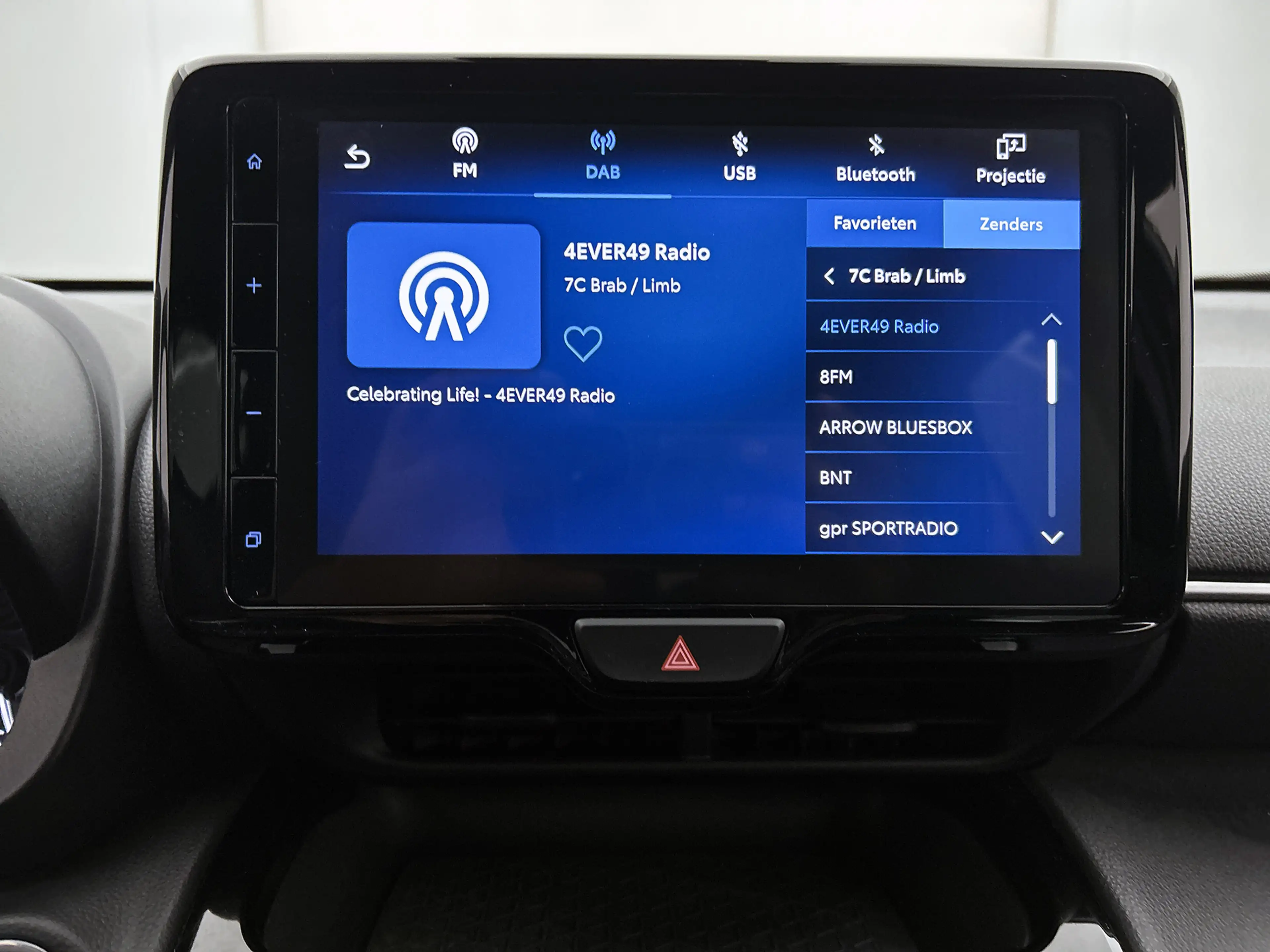 Toyota Yaris Cross 1.5 Hybrid Dynamic | Parkeersensor voor en achter — photo 7