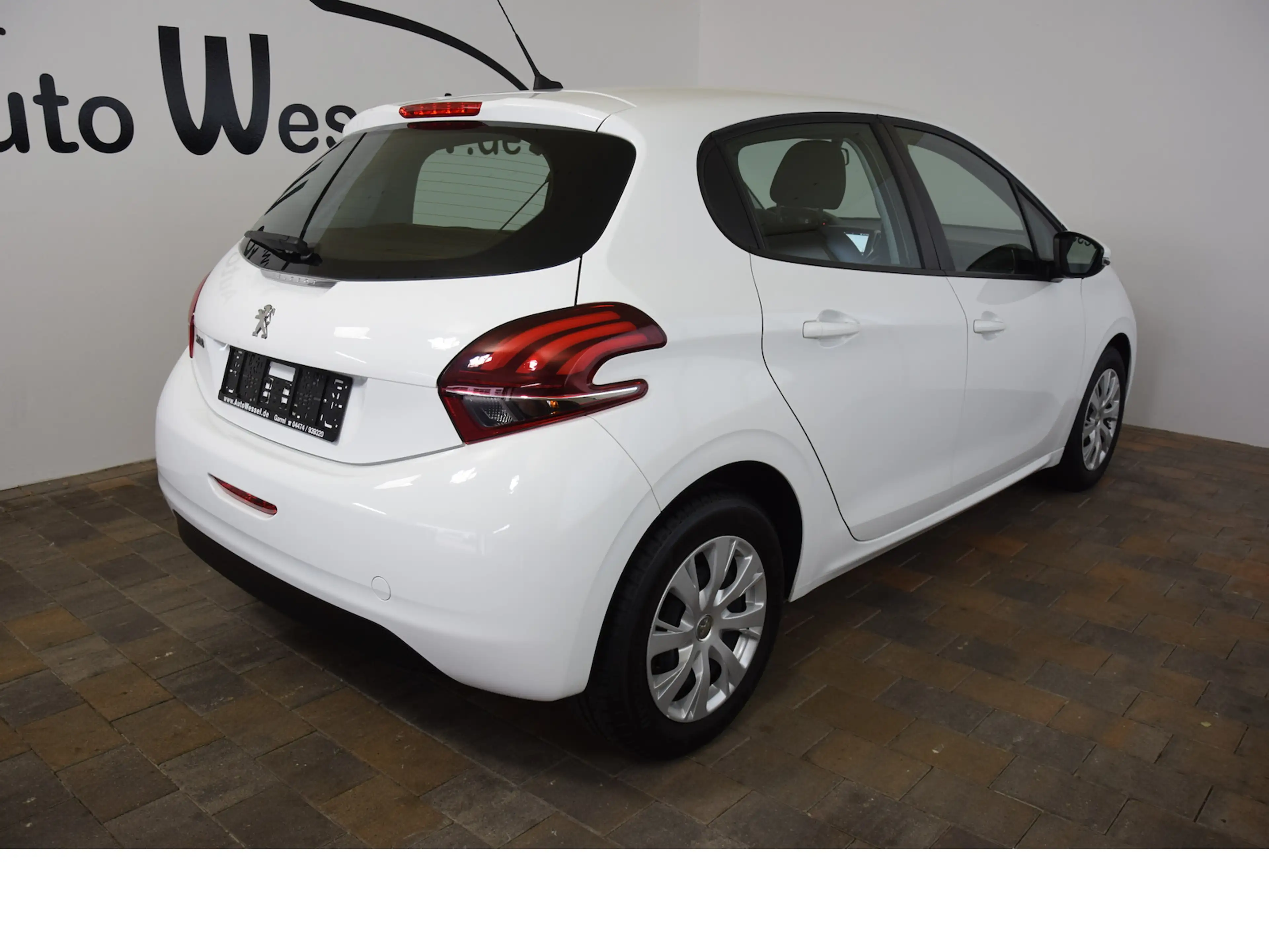 Peugeot 208 Active Navi Klima Touch 2-Sitzer Ladefläche — photo 7