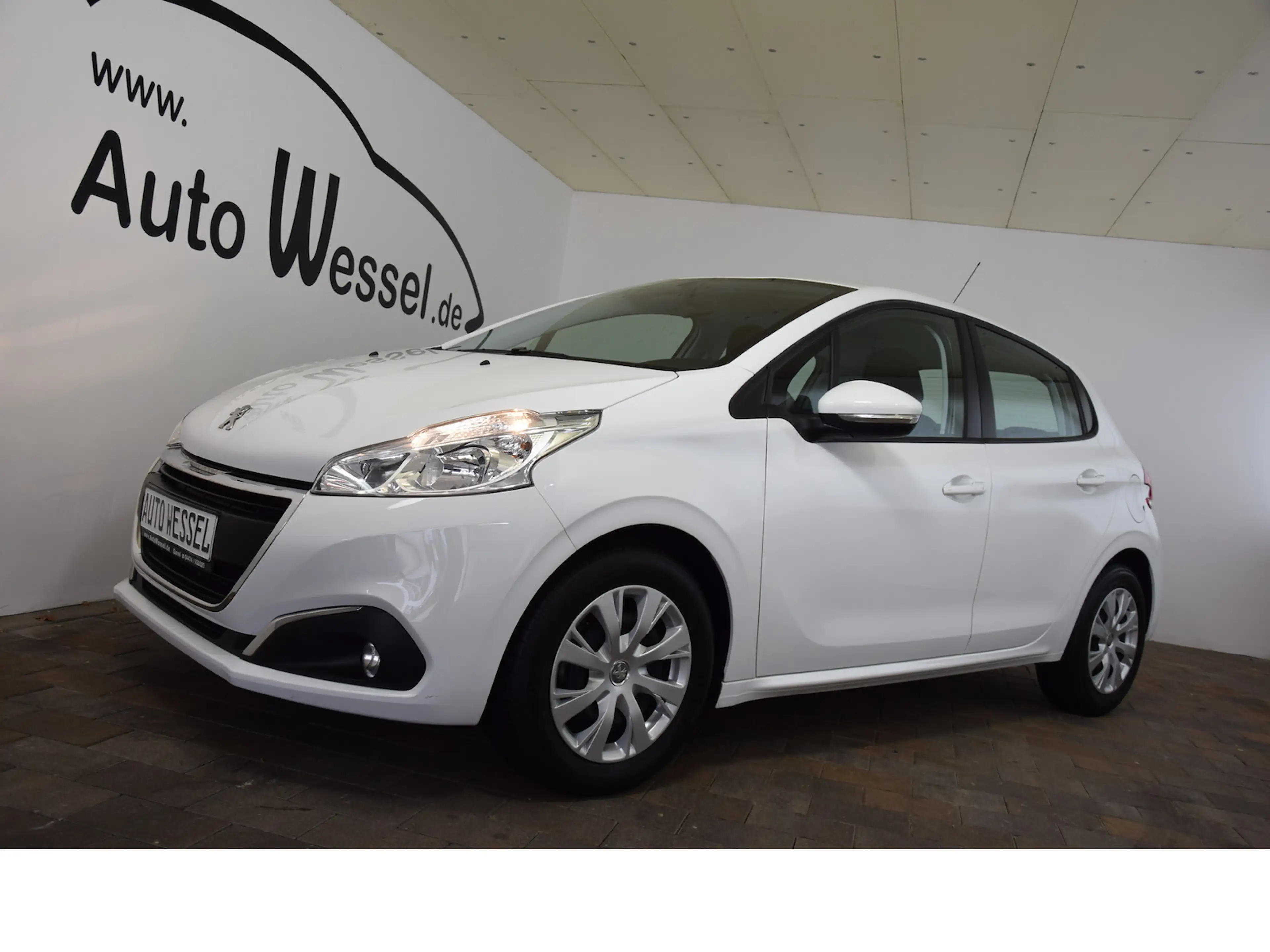 Peugeot 208 Active Navi Klima Touch 2-Sitzer Ladefläche — photo 4