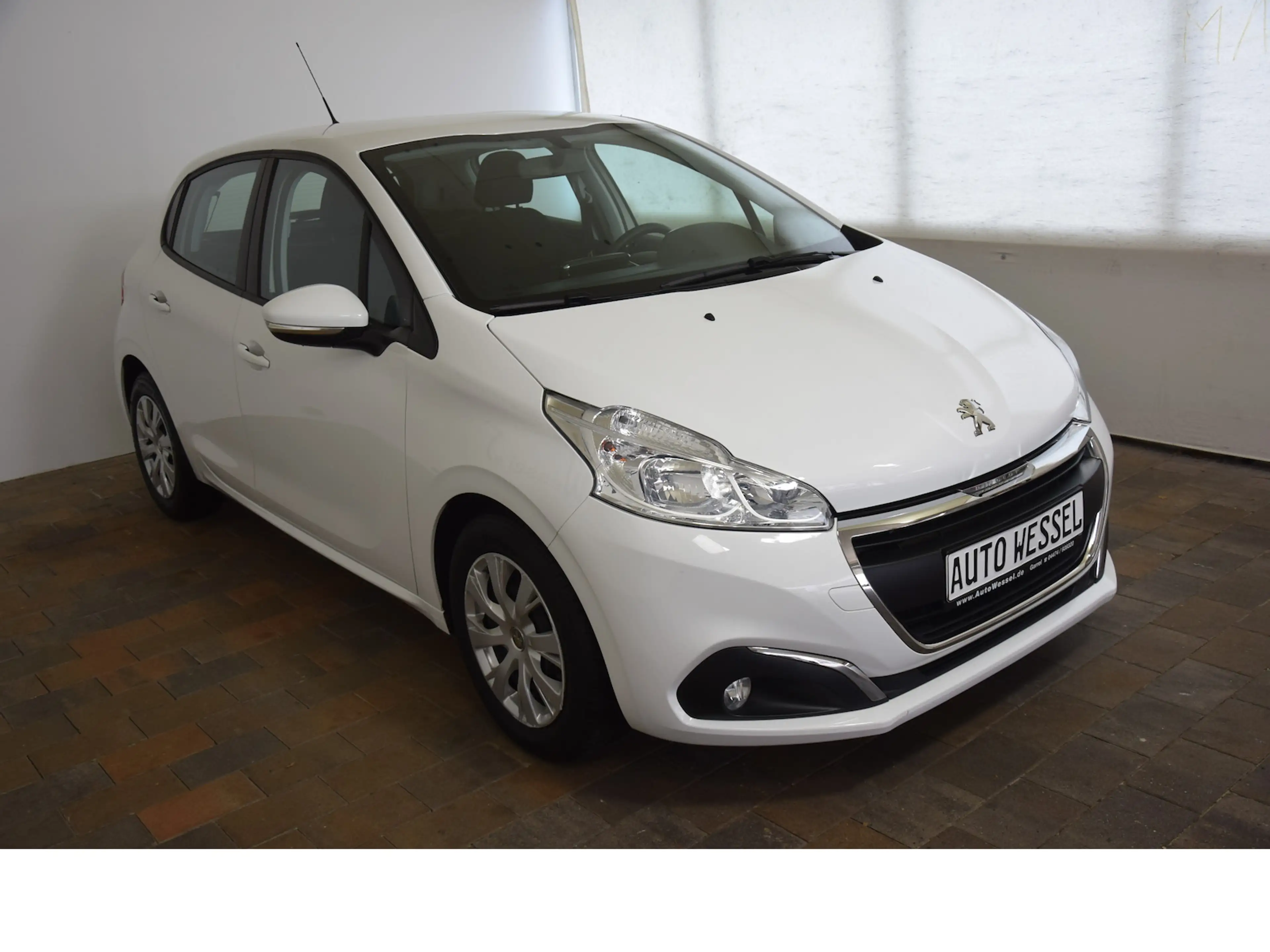 Peugeot 208 Active Navi Klima Touch 2-Sitzer Ladefläche — photo 3