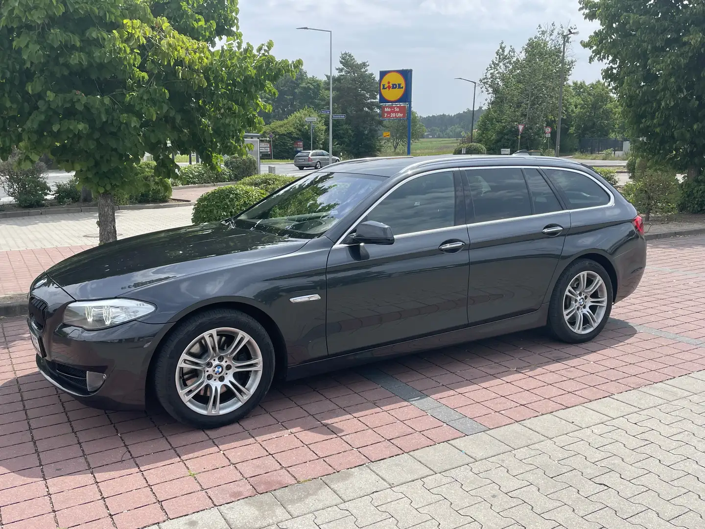 BMW 530 530d F11 Vollausstattung gepflegt AHK Comfort Szürke - 2