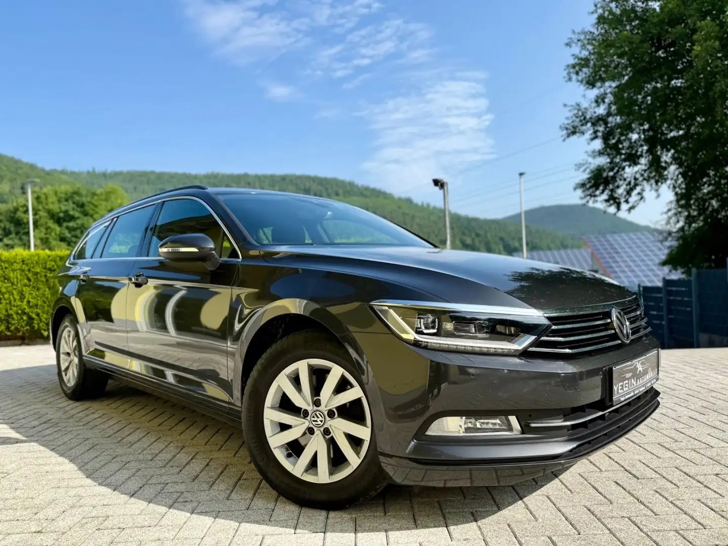 Volkswagen Passat Variant 2.0 TDI Comfortline BMT VIRTUAL Grau - 1