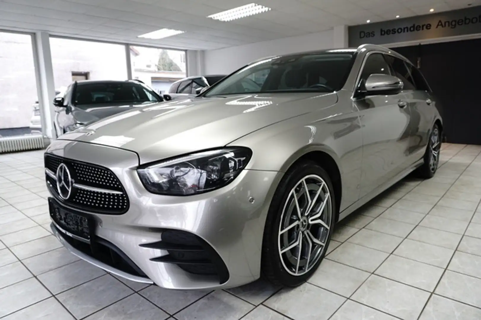 Mercedes-Benz E 400 d 4M 9G AMG Line MBUX WIDE DISTR+ CAM Srebrny - 2