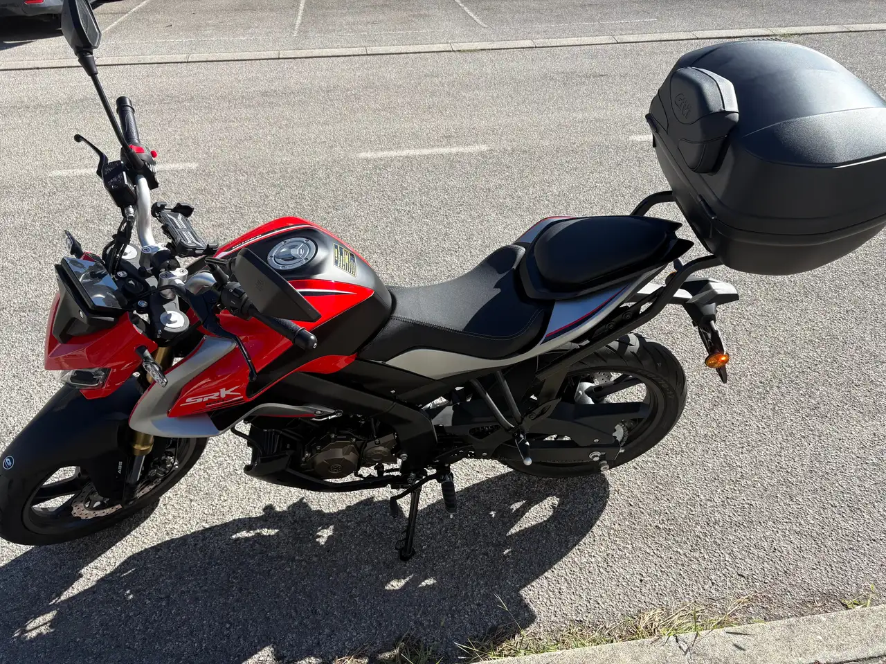 QJ Motor SRK 125 S