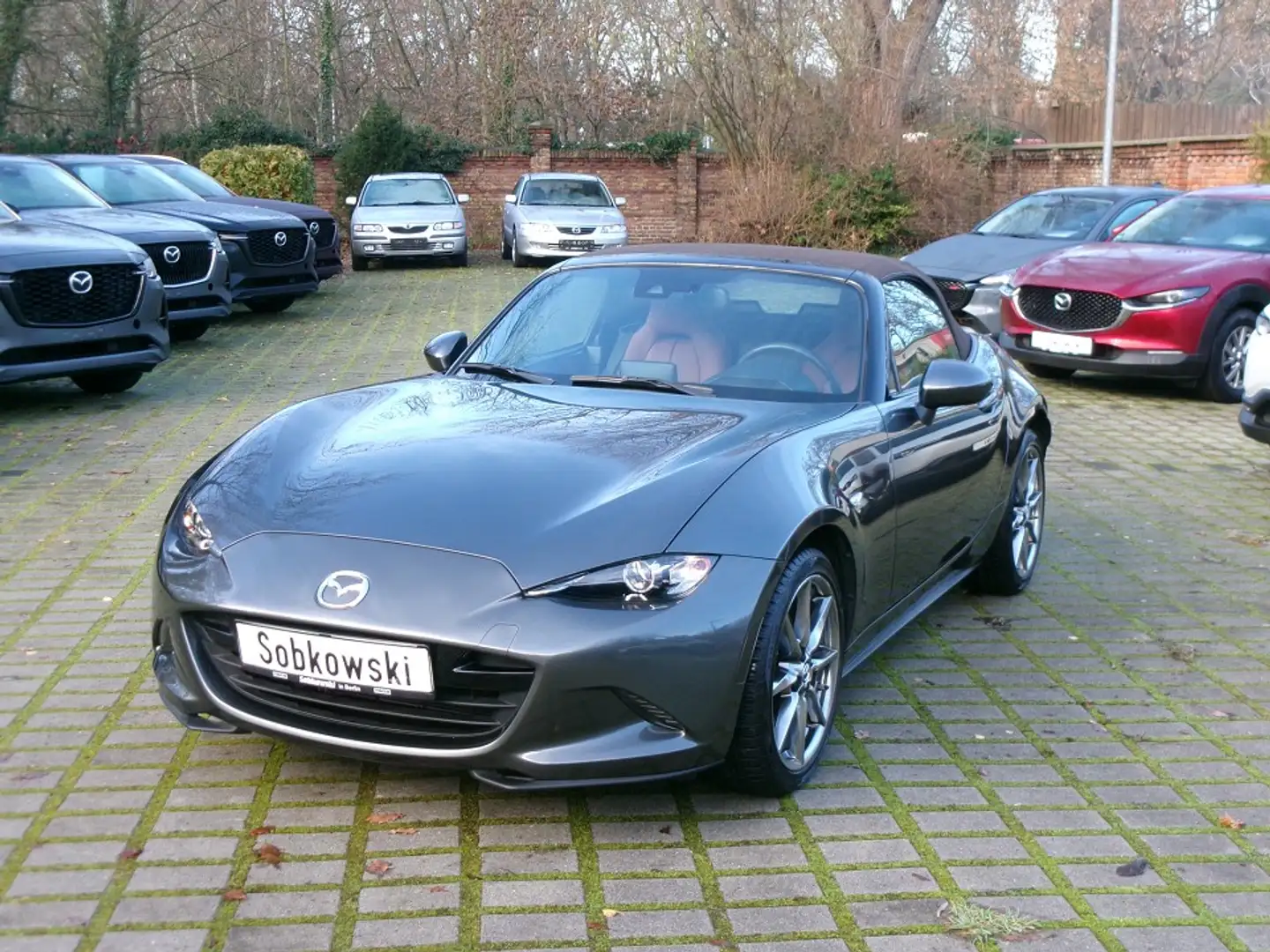 Mazda MX-5 2.0L SKYACTIV G 184PS KAZARI Grau - 2