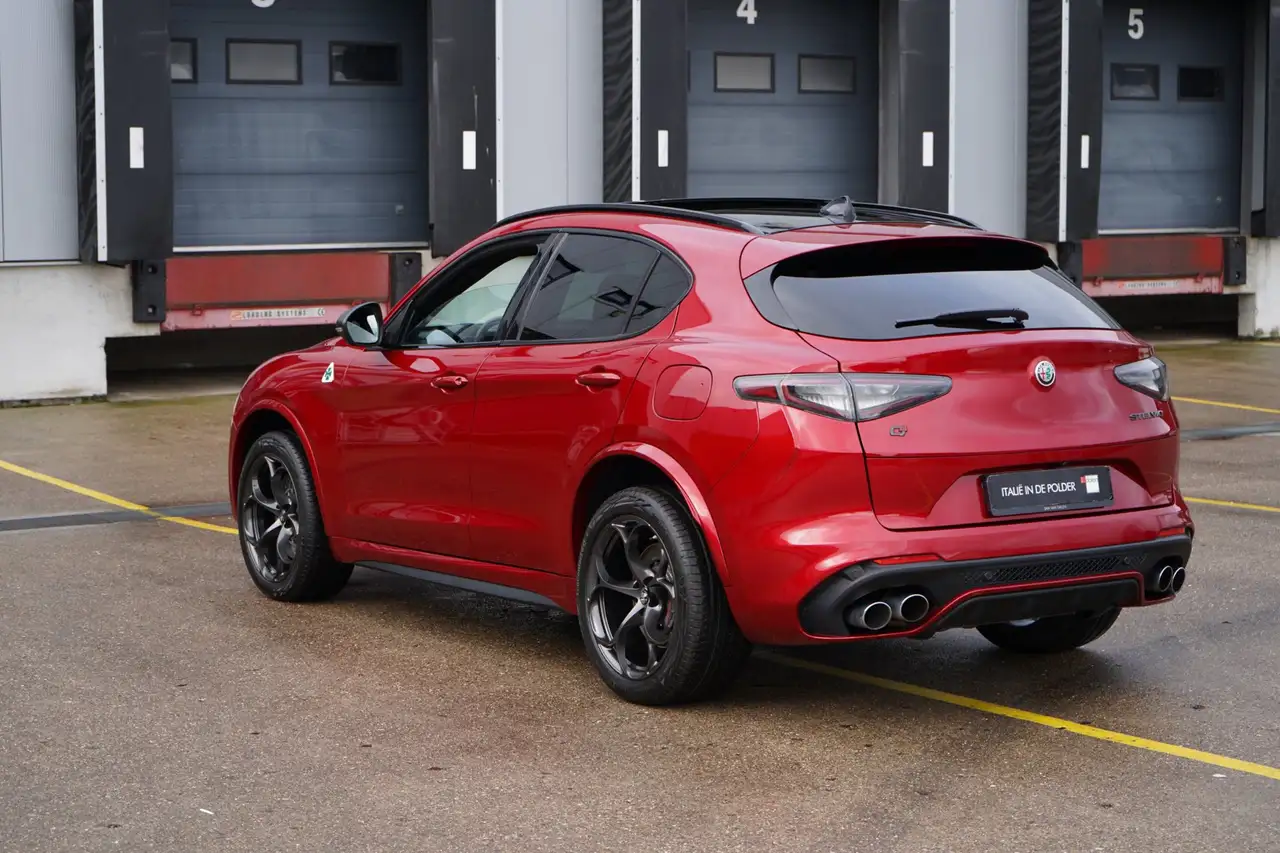 Alfa Romeo Stelvio 2022 — фото 6