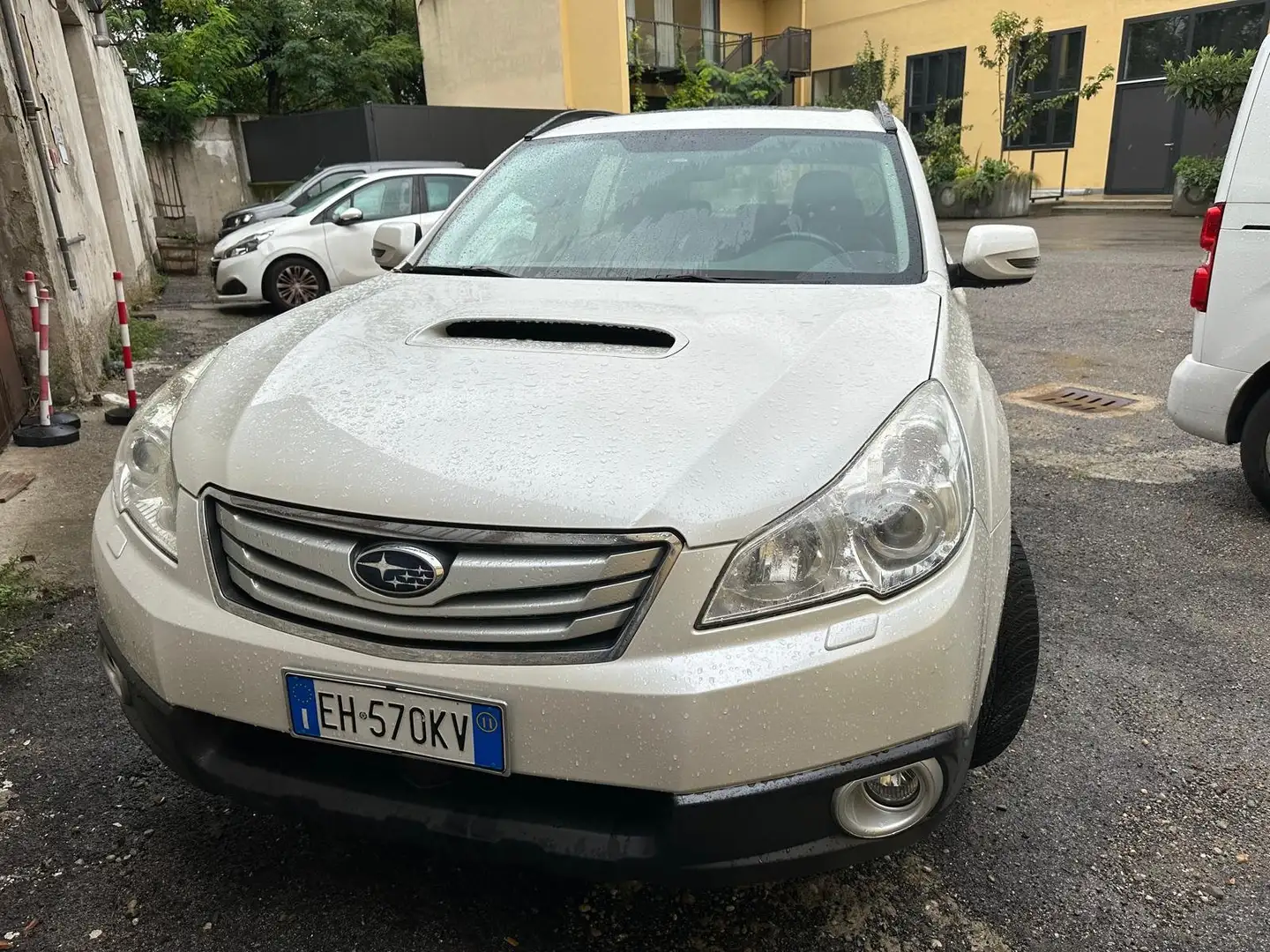 Subaru OUTBACK 4WD Alb - 1