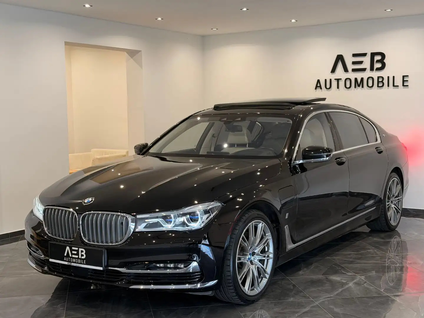 BMW 740 Le xDrive*Individual*Executive Lounge*Bowers & Wi Schwarz - 1