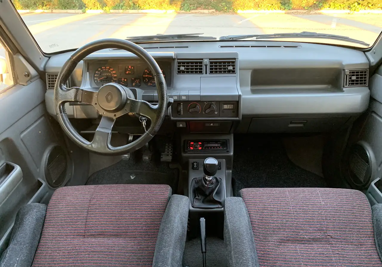 Renault R 5 GT Turbo, foto 4
