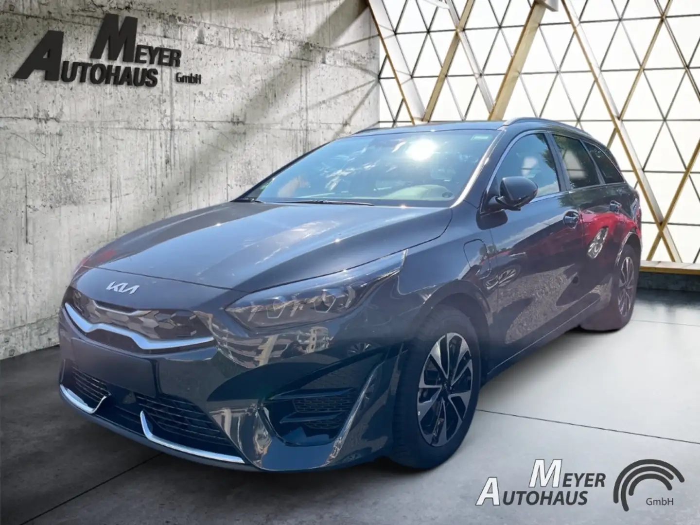 Kia Ceed SW / cee'd SW 1.6 PHEV Spirit+Querverkehrassistent+Spurassistent Gris - 1