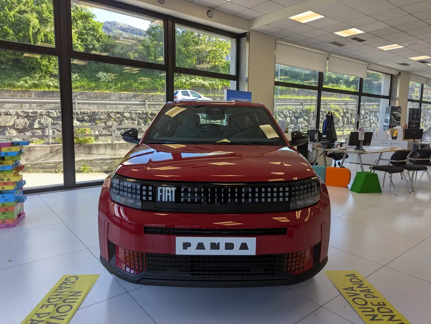 Fiat Grande Panda 1.2 HYBRID 100CV Rojo - 2