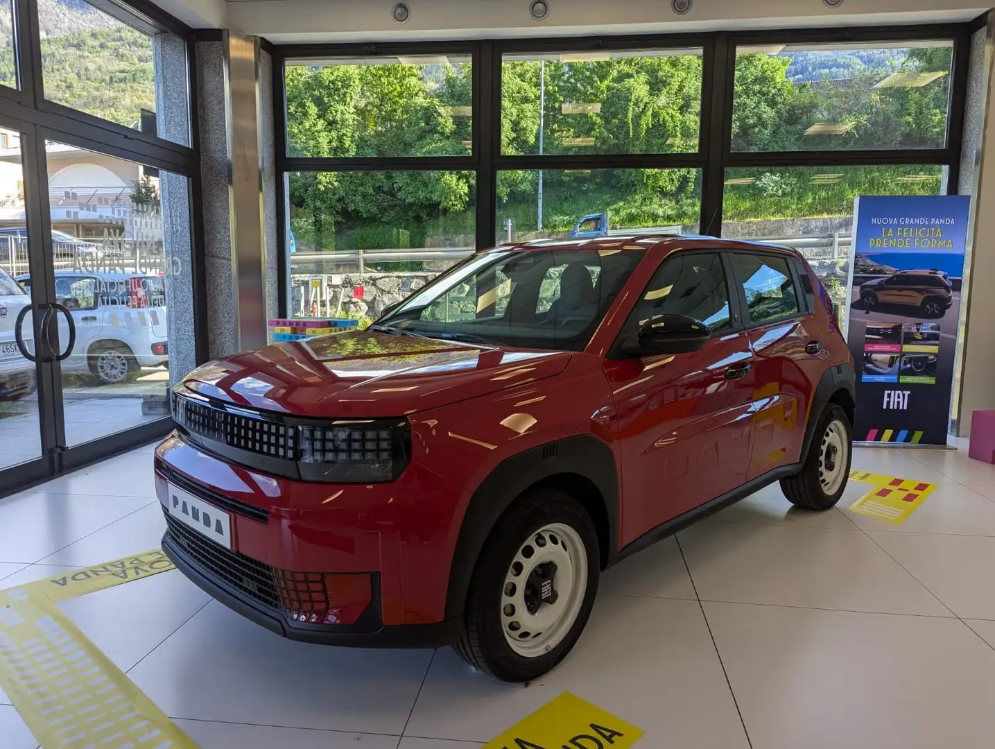 Fiat Grande Panda 1.2 HYBRID 100CV Rojo - 1