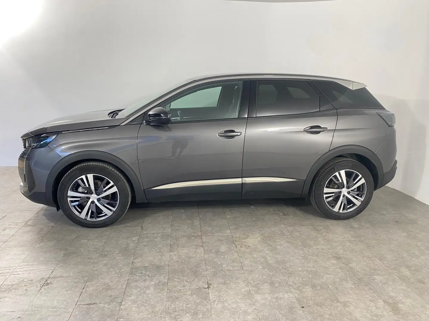 Peugeot 3008 1.2 PureTech 130 Allure LED*NAVI 96 kW (131 PS)... Grau - 2