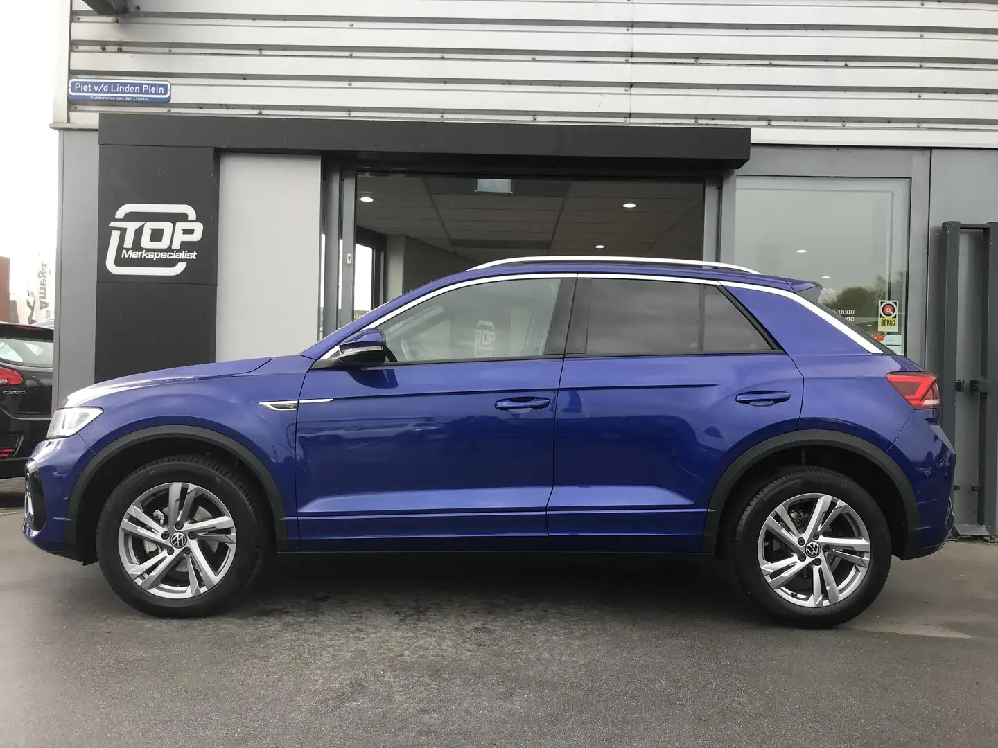 Volkswagen T-Roc 1.5 TSI R-Line automaat Blauw - 2