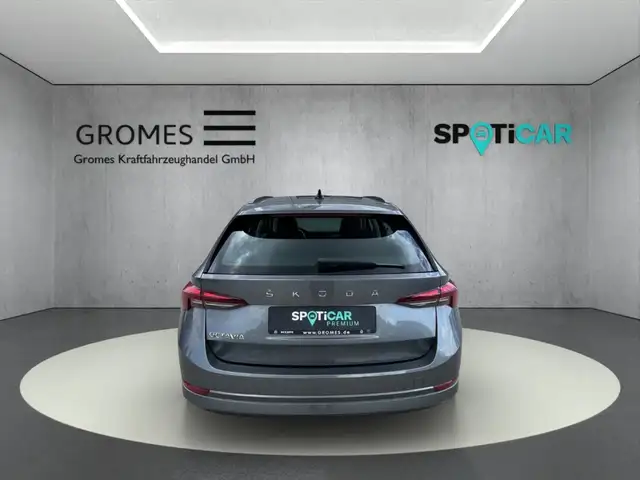 Skoda Octavia view 4