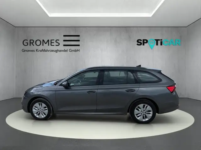 Skoda Octavia view 6