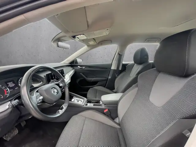 Skoda Octavia view 9