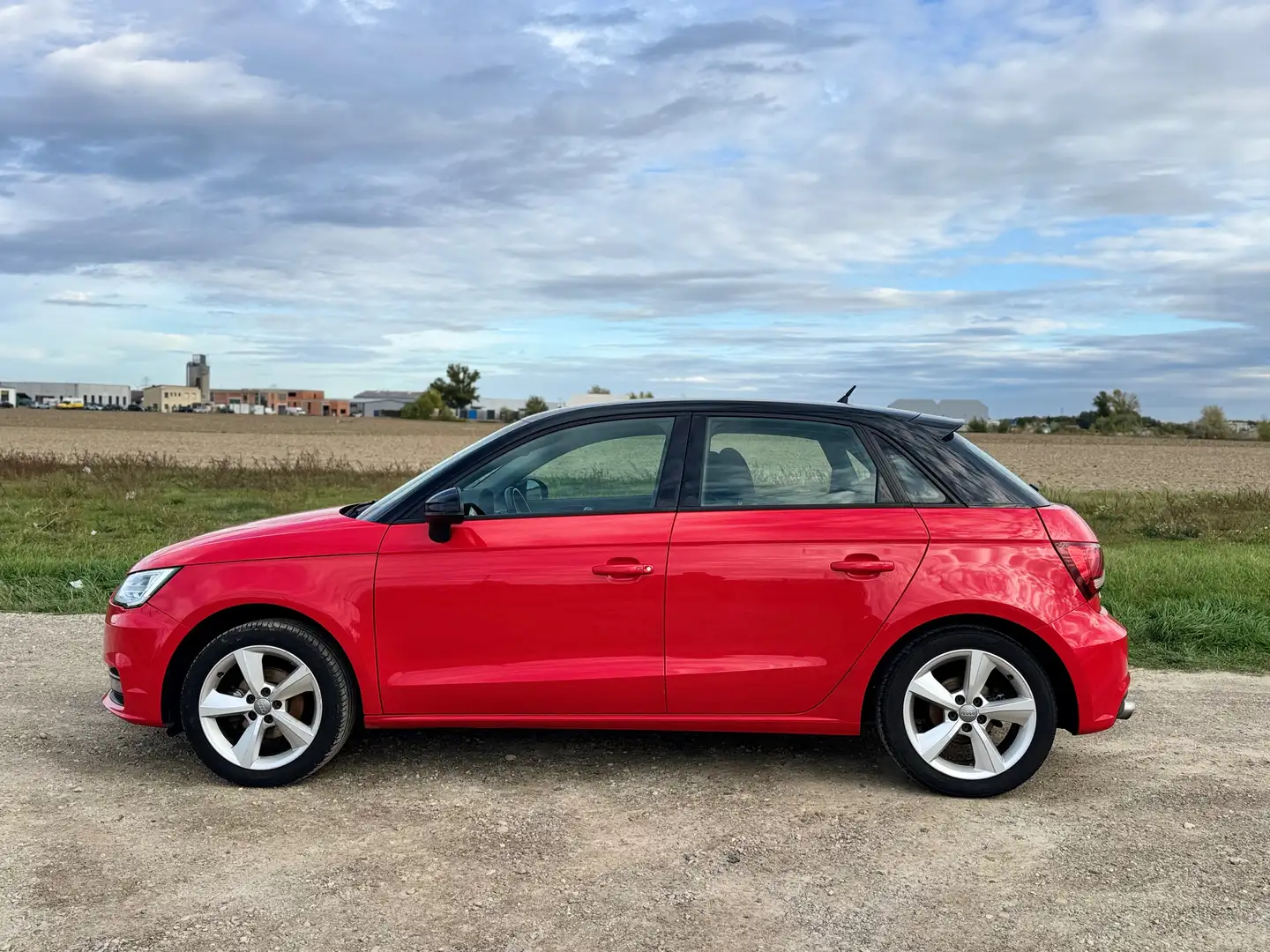 Audi A1 A1 SB 1,0 TFSI Sport Sport Rot - 2