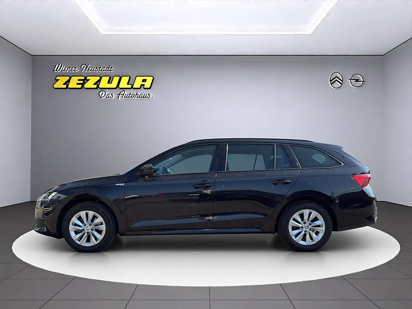 Skoda Octavia Kombi 1,5 TSI mHEV Essence DSG Schwarz - 2
