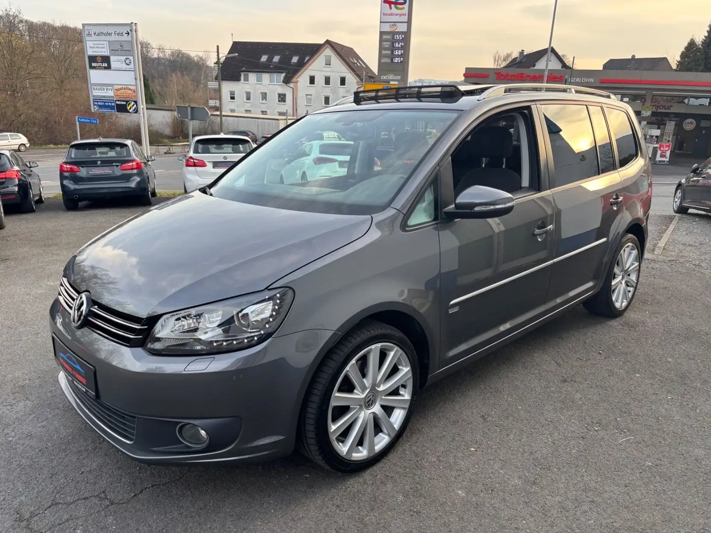 Volkswagen Touran Gris - 2