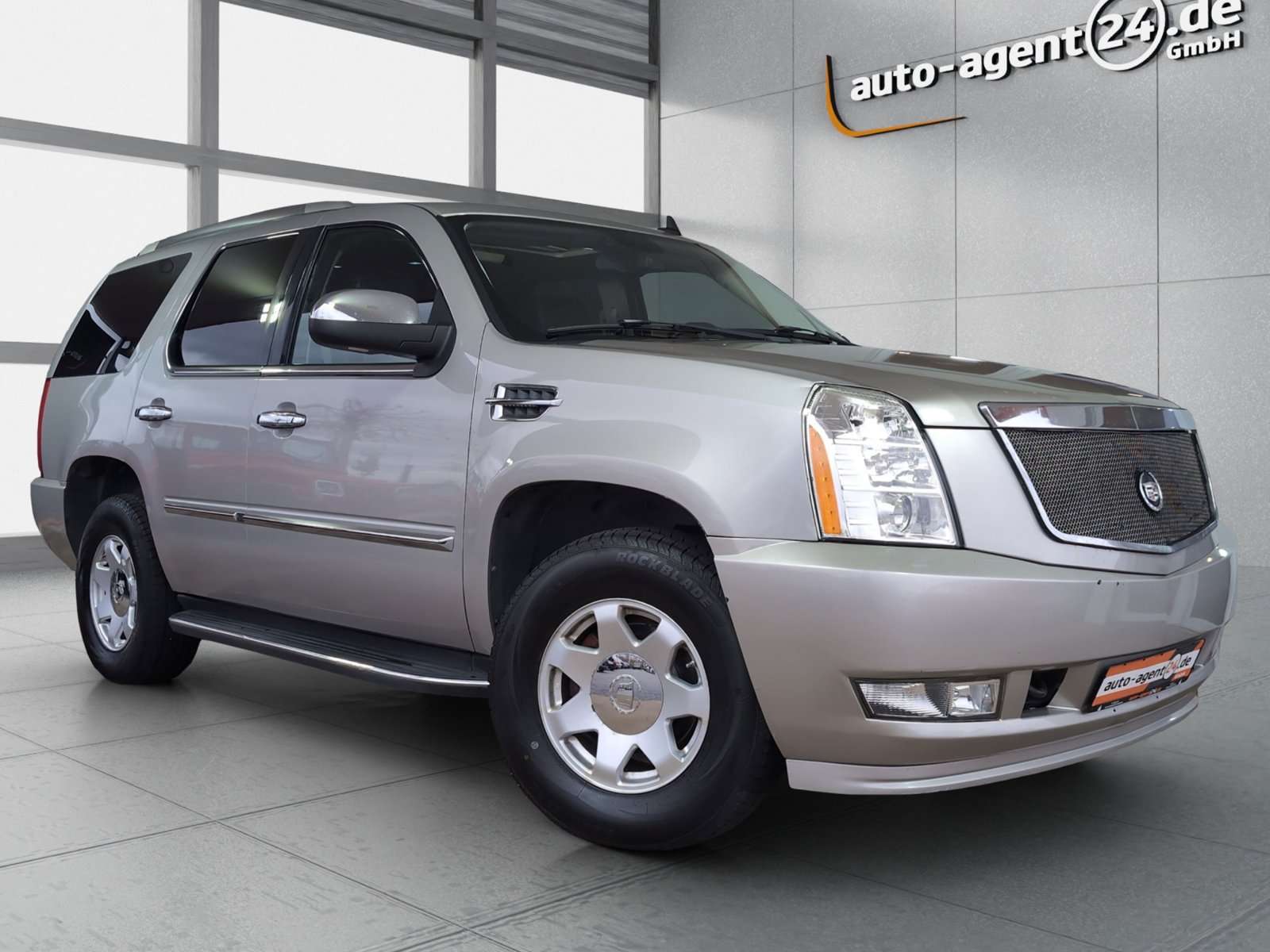 Second hand Cadillac Escalade 6.2 V8