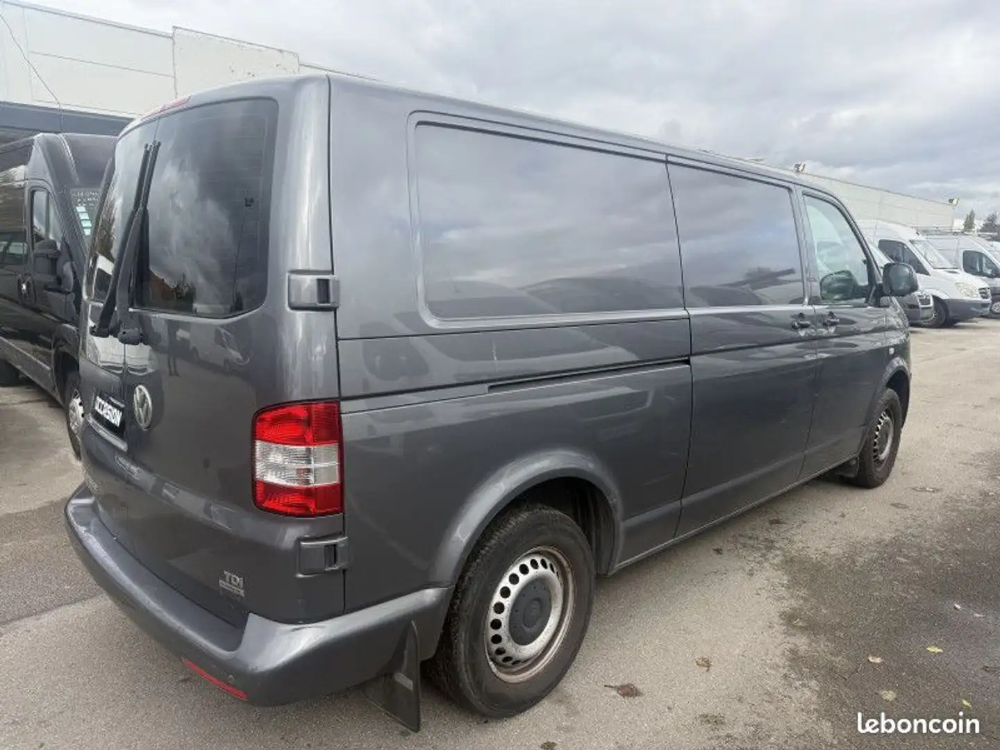 Volkswagen Transporter FG 3.0T L2H1 2.0 TDI 114CH BUSINESS LINE Grey - 2