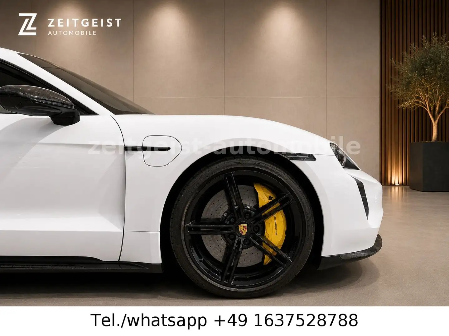 PORSCHE Taycan