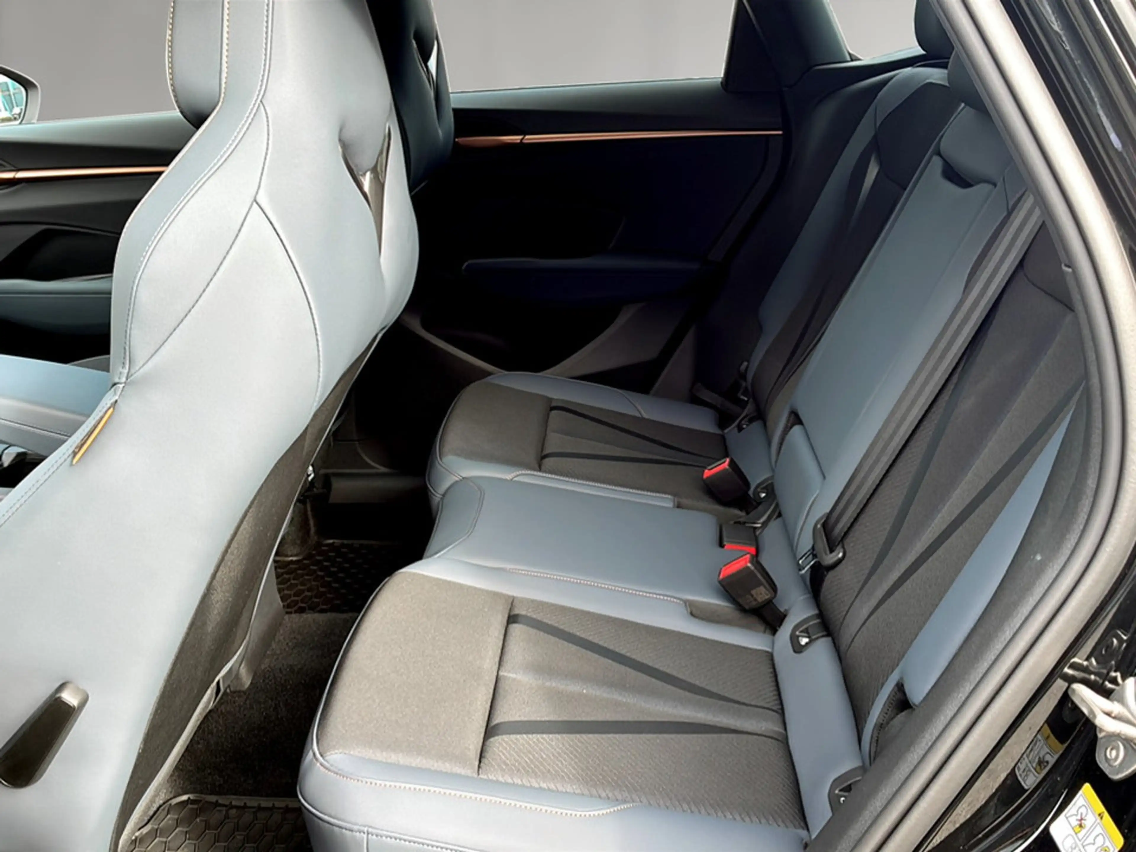 CUPRA Terramar 1.5 e-TSI 150 PS DSG — photo 11