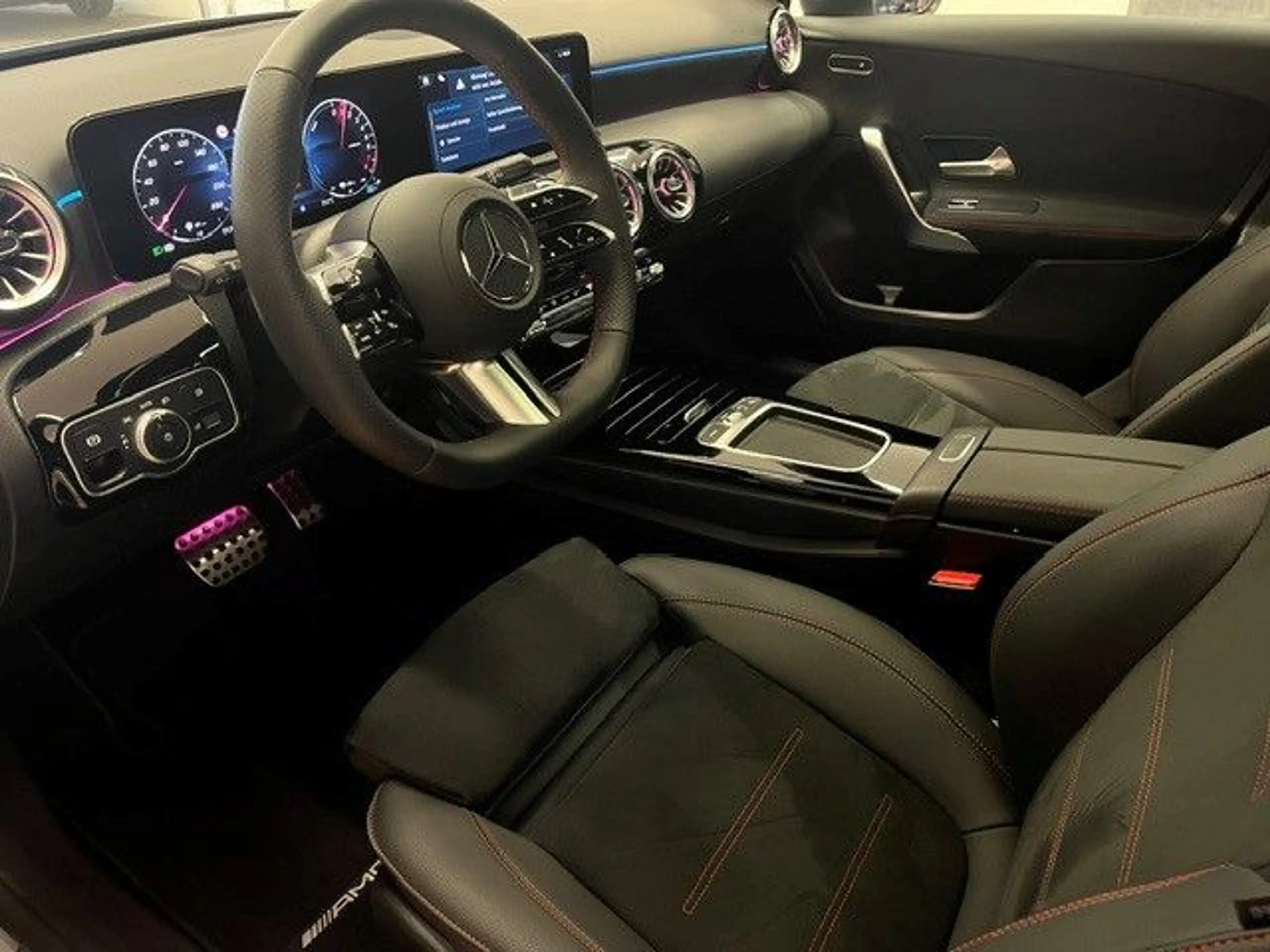 Mercedes-Benz A 250 e AMG-Line Panorama Distronic Keyless Go — photo 3
