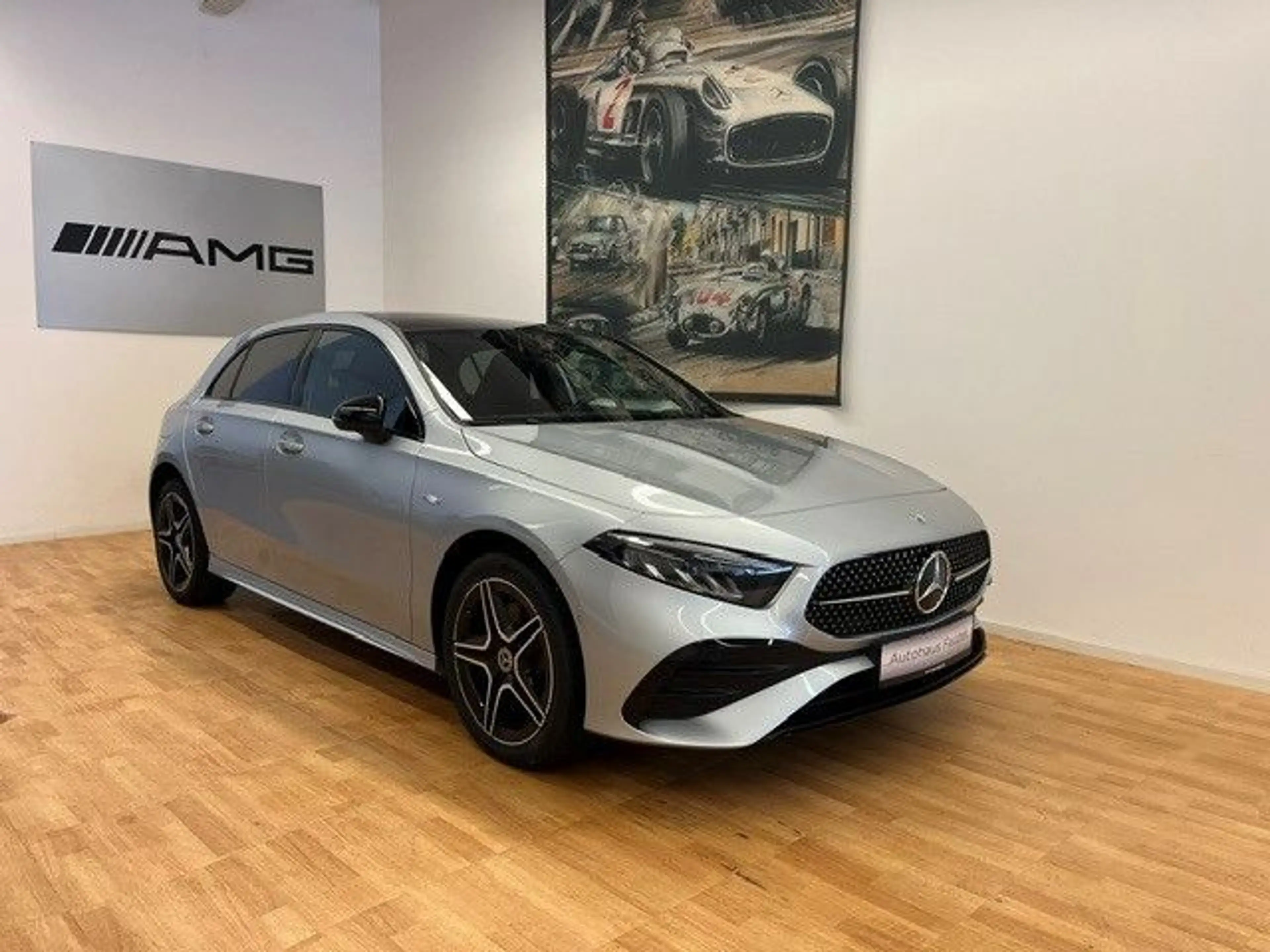Mercedes-Benz A 250 e AMG-Line Panorama Distronic Keyless Go