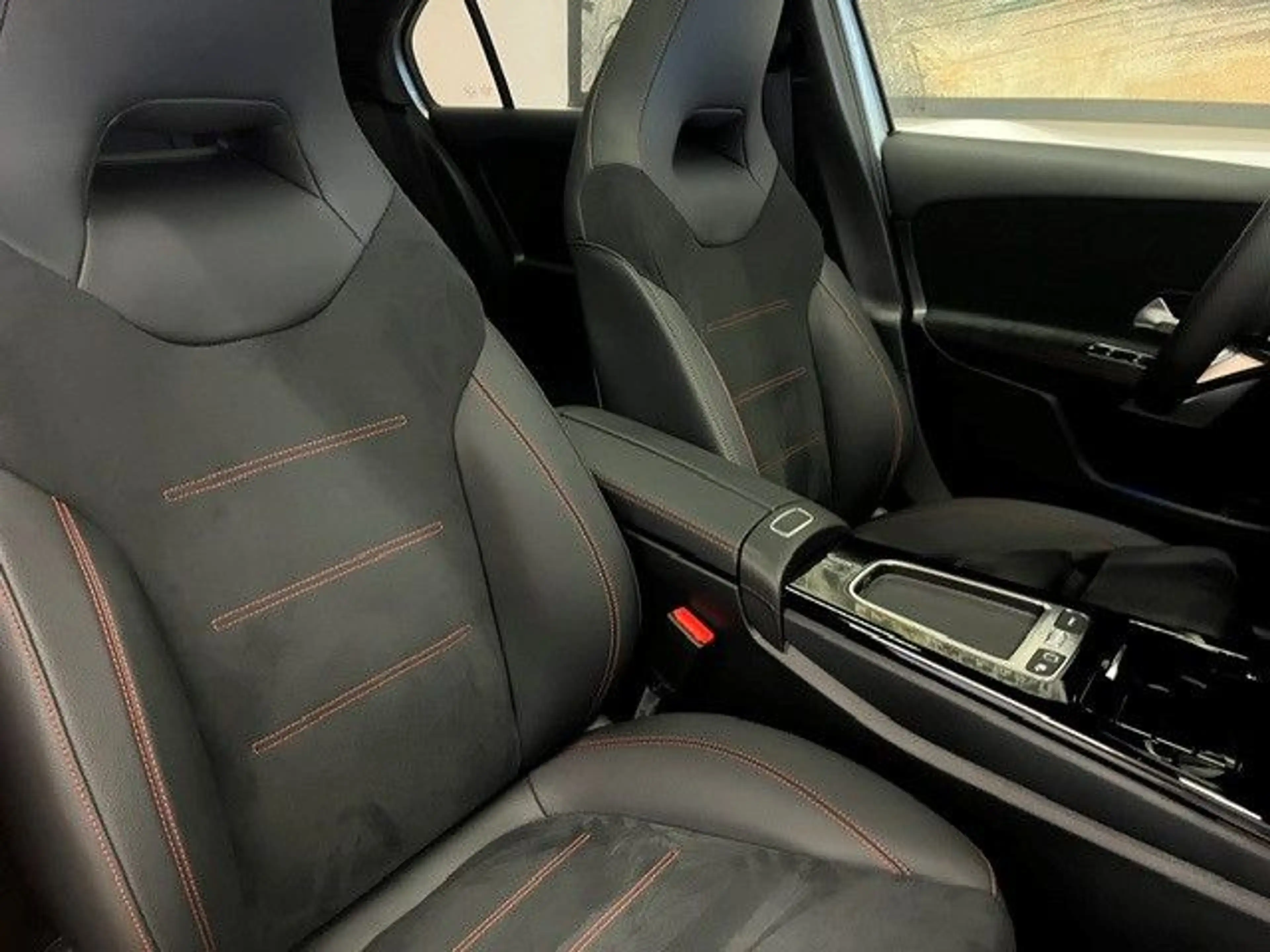 Mercedes-Benz A 250 e AMG-Line Panorama Distronic Keyless Go — photo 10