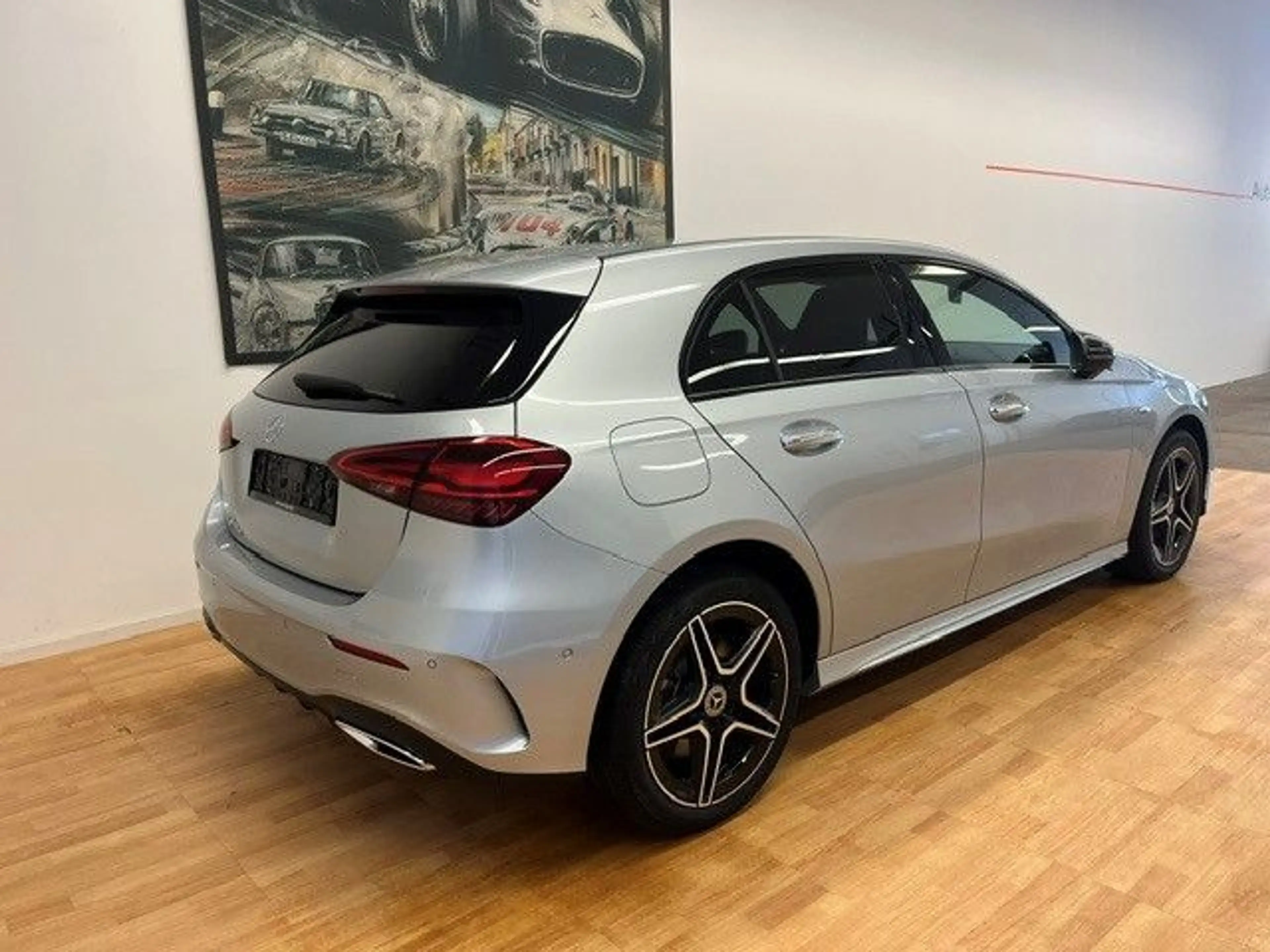 Mercedes-Benz A 250 e AMG-Line Panorama Distronic Keyless Go — photo 2