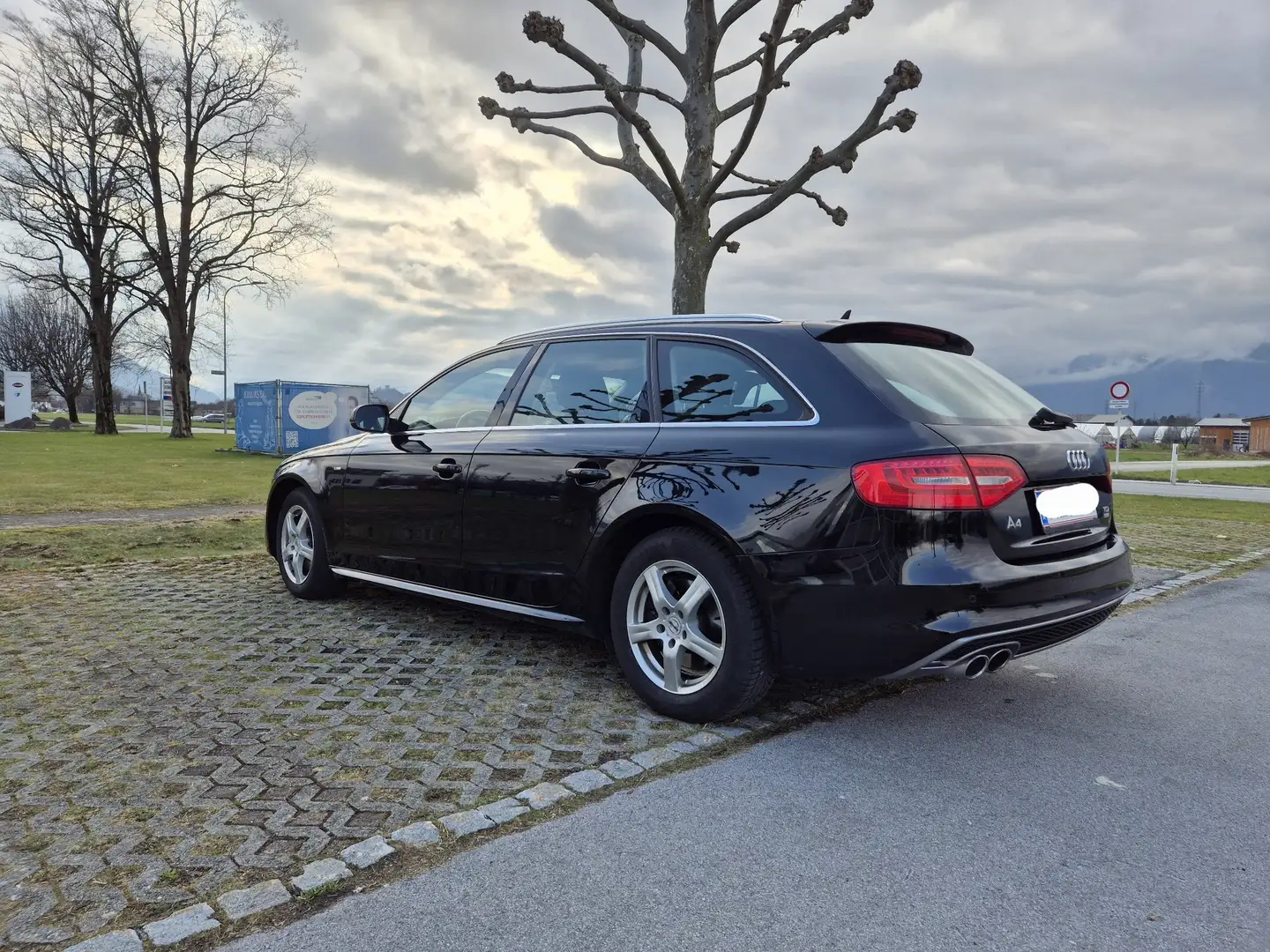 Audi A4 2.0 TDI ultra DPF Attraction - 2