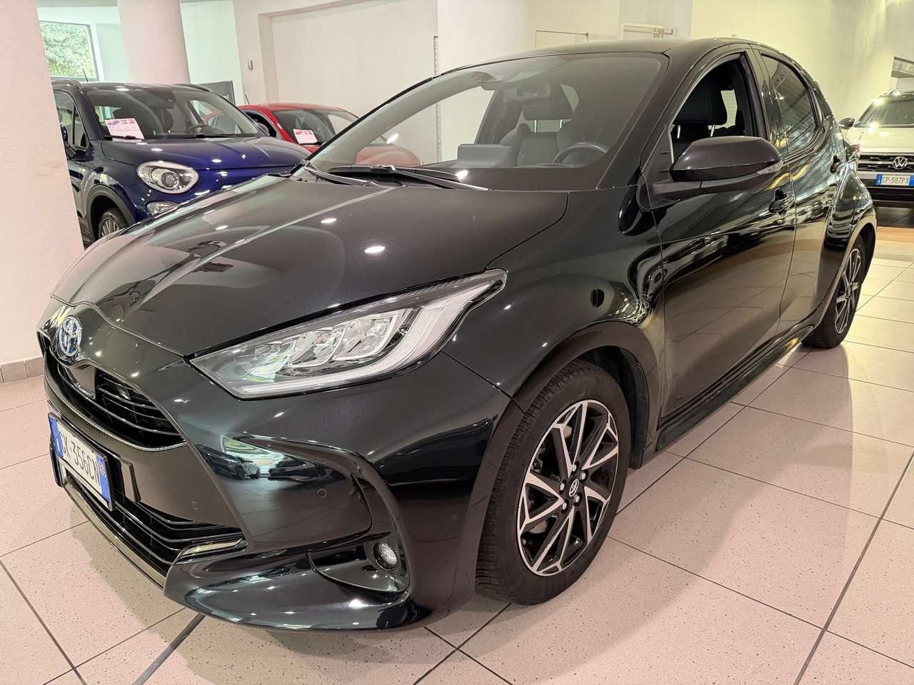 Toyota Yaris Hybrid Lounge 15