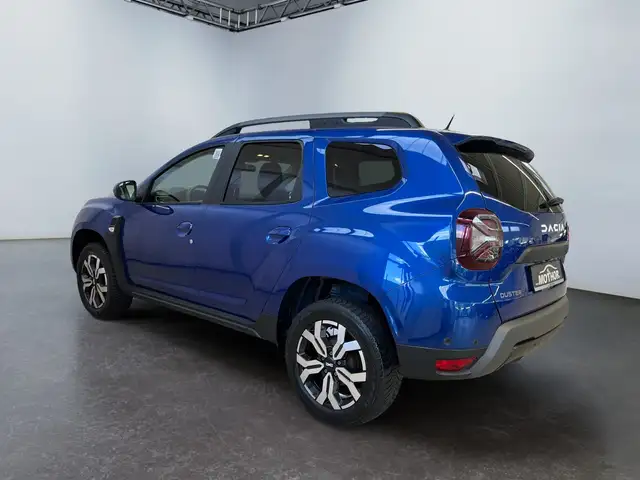 Dacia Duster view 4