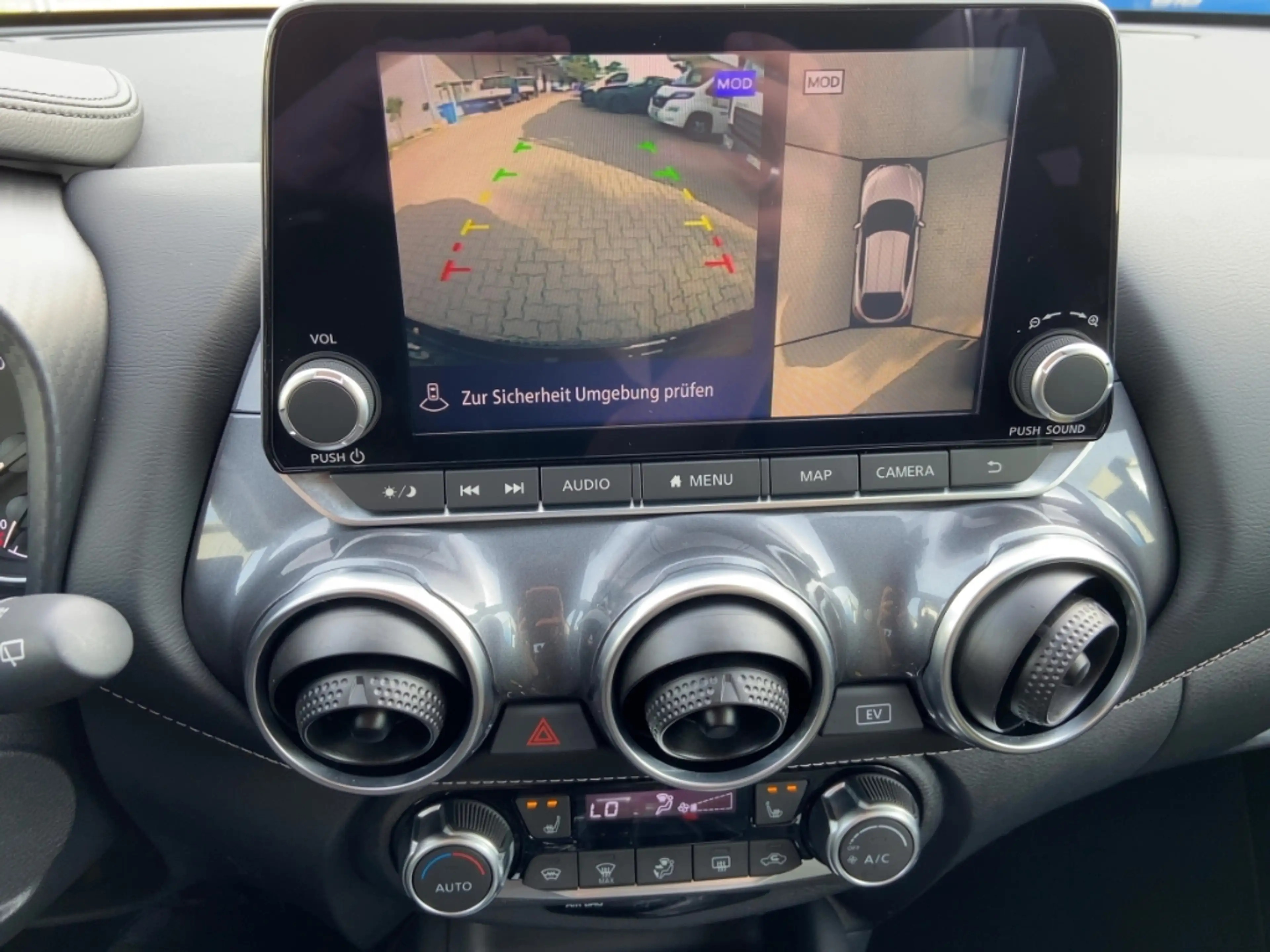 Nissan Juke Tekna Hybrid  4AMT-Navi-SitzHzg.-Kamera-2 Farben — photo 13